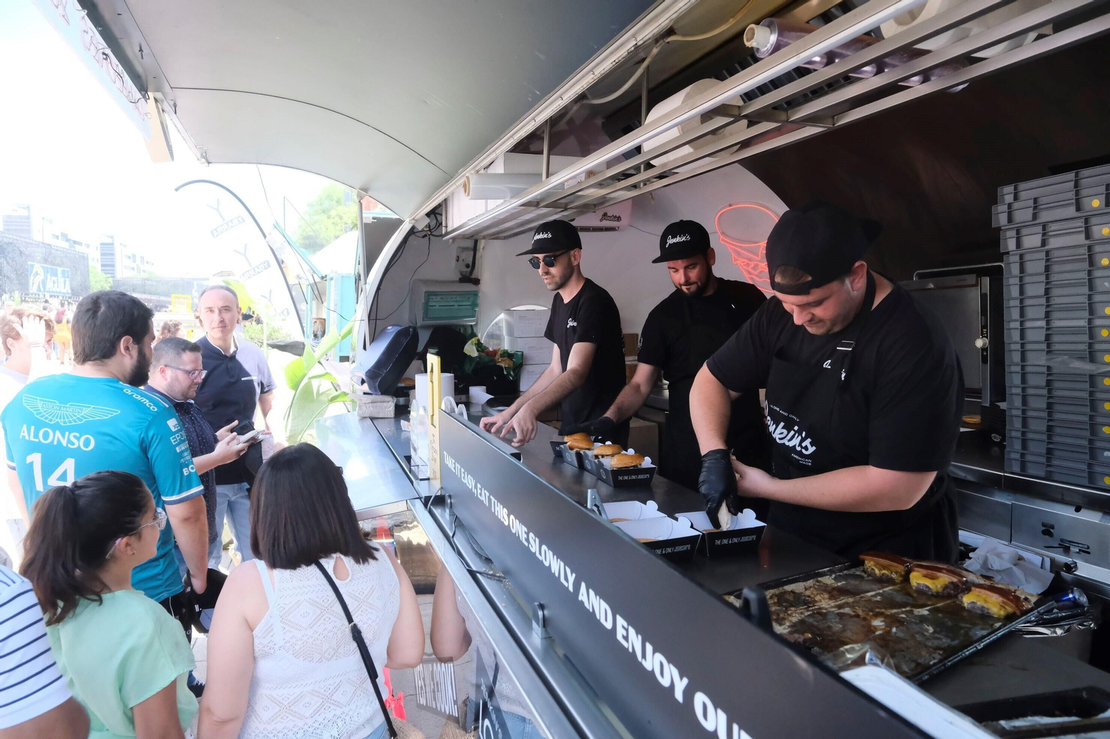 The Champions Burger vuelve a llenar El Vial de Córdoba en su primera jornada de tarde, en imágenes