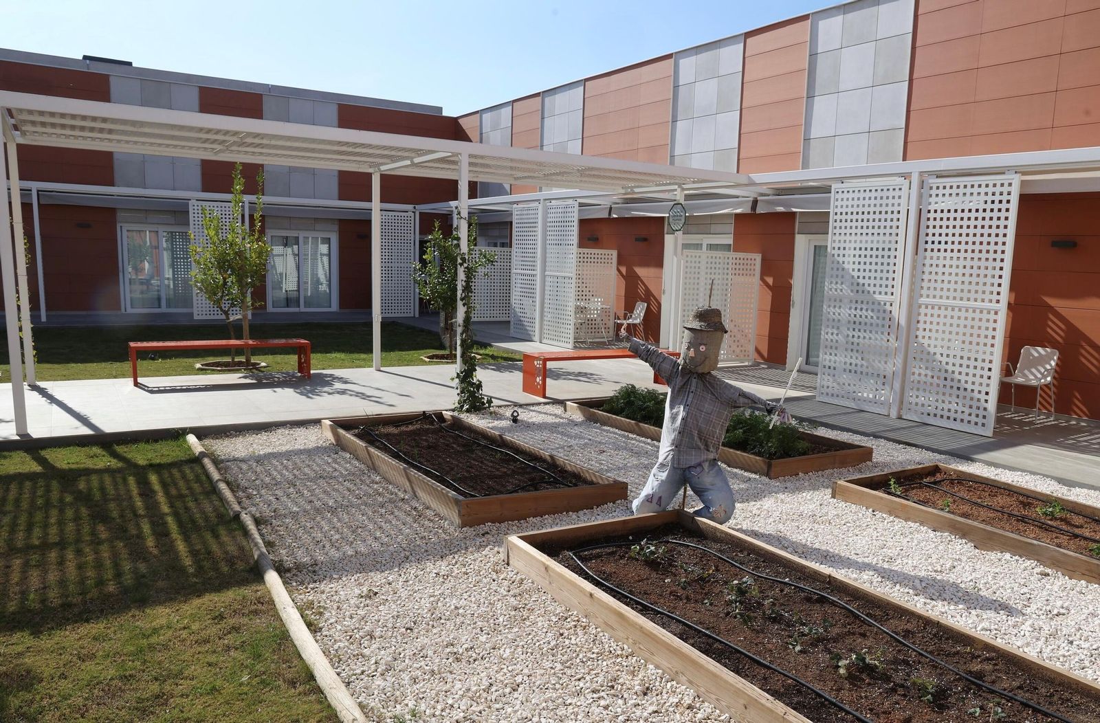 Una de las zonas exteriores de la Casa Ronald McDonald en Sevilla.