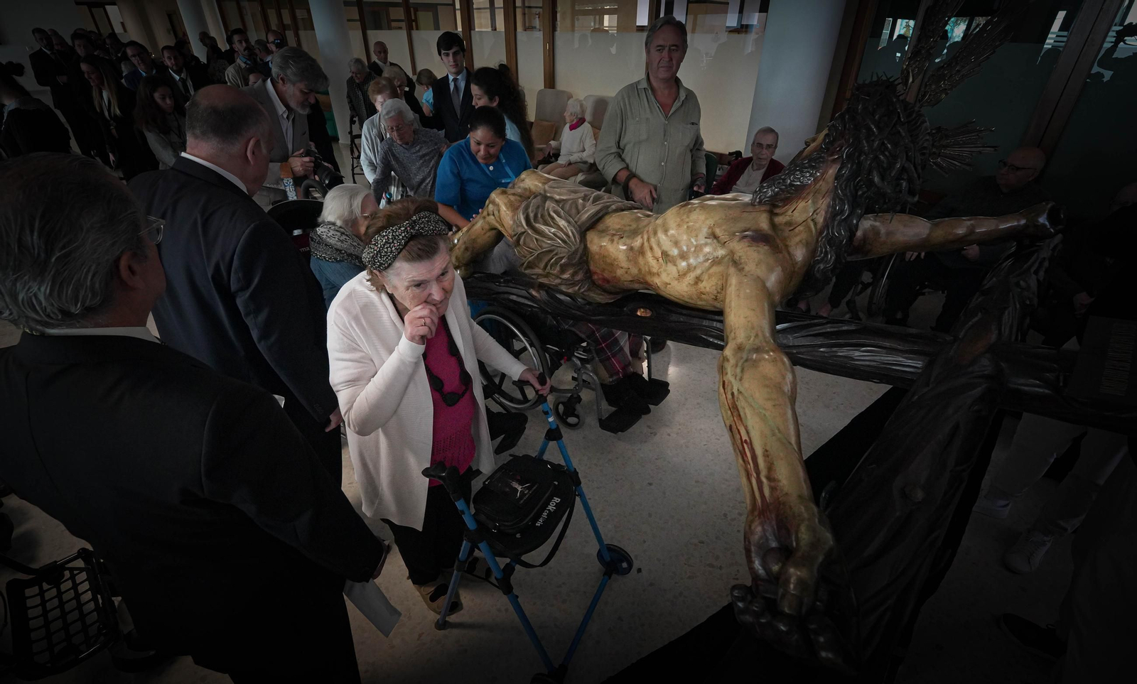 Imágenes del Cristo de la Esperanza con los ancianos del San Juan Grande en Jerez