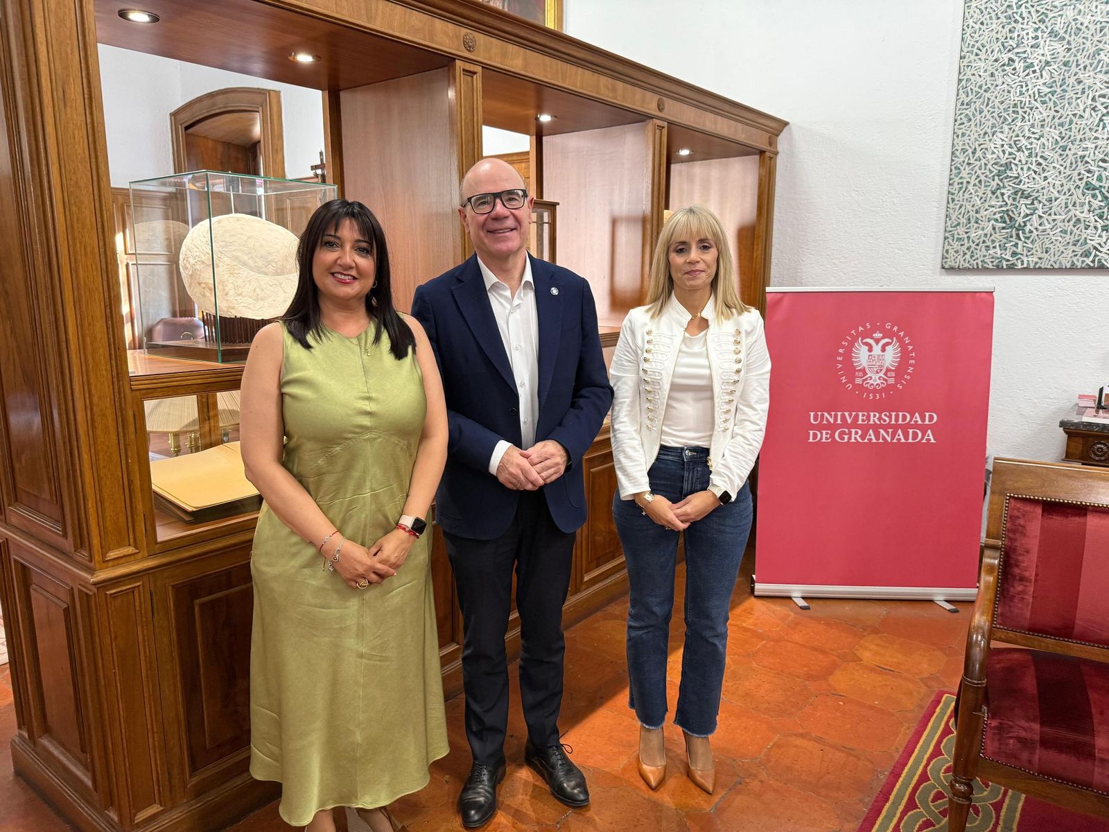 Imagen del encuentro mantenido entre el Ayuntamiento y la UGR en el Rectorado
