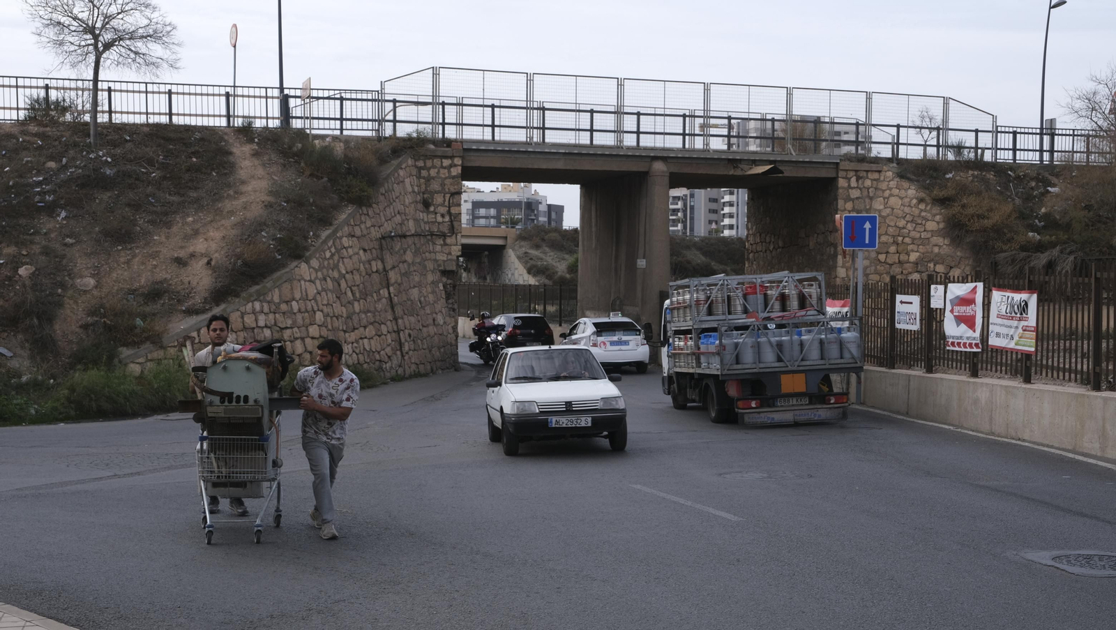 Imágenes del desmantelamiento del puente de Los Molinos, para el soterramiento del AVE