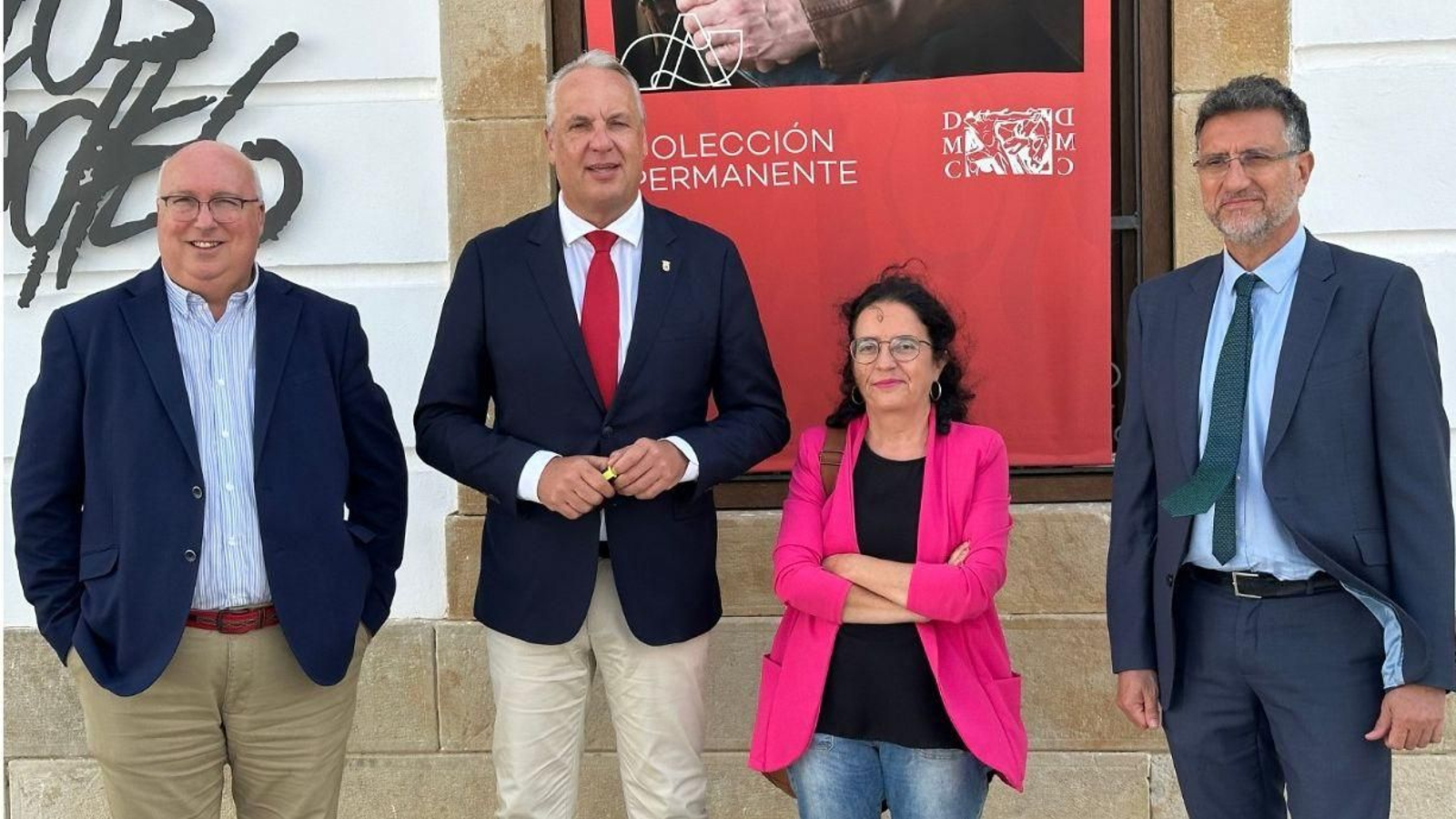Ruiz Boix, flanqueado por Cándido Romaguera (izq.), Ana Torregrosa y Javier Chaparro.
