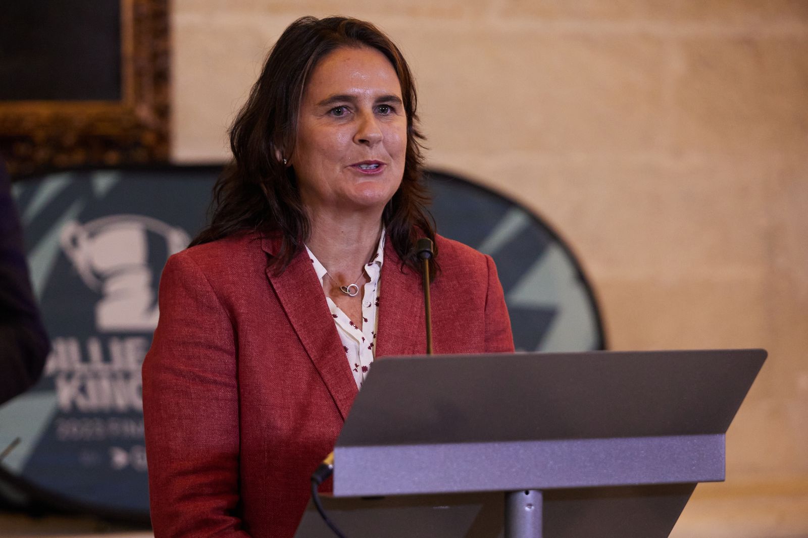 Las fotos de la Copa Billie Jean King con el alcalde jugando al tenis