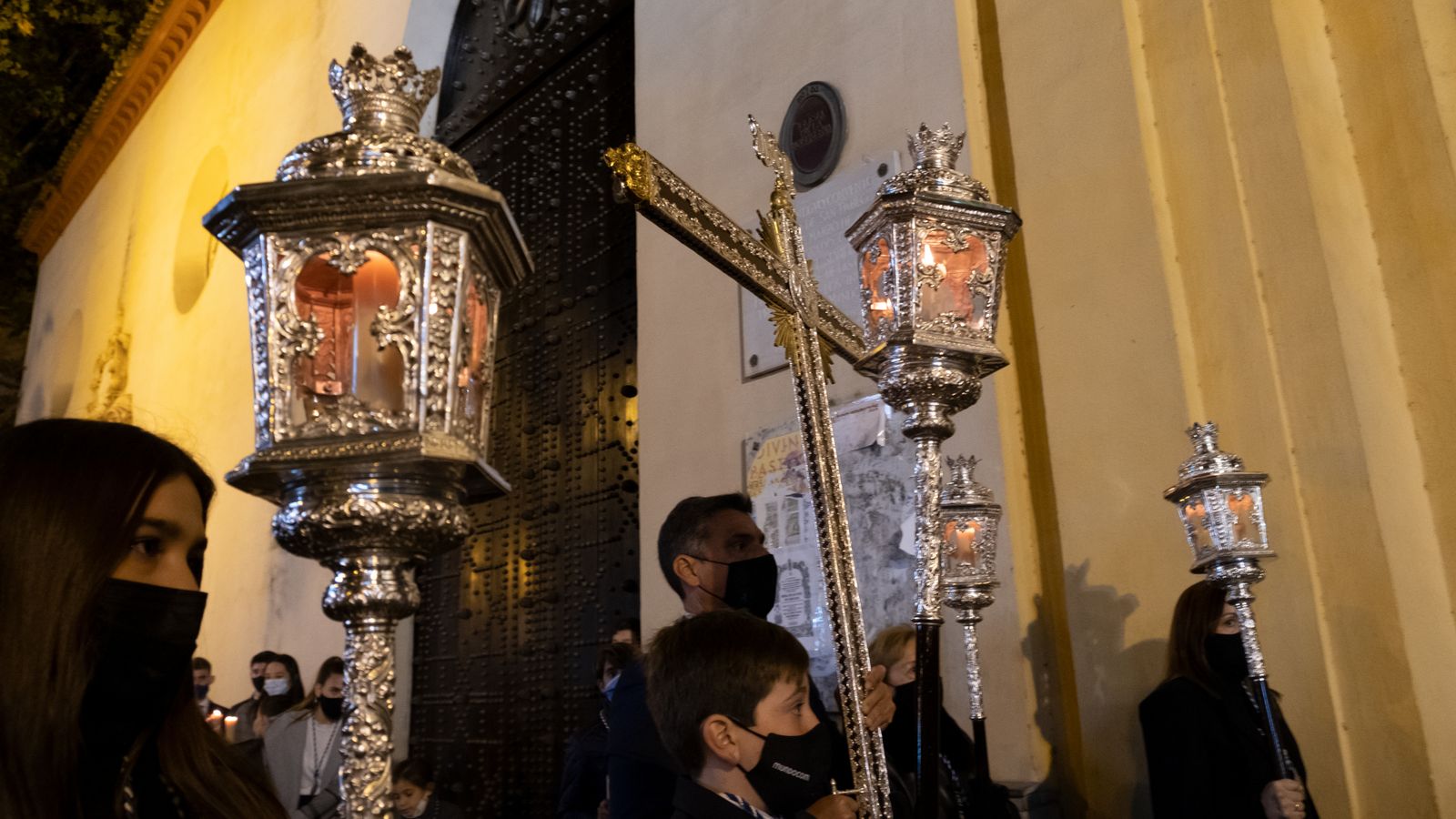 El vía crucis extraordinario de la Candelaria, en imágenes