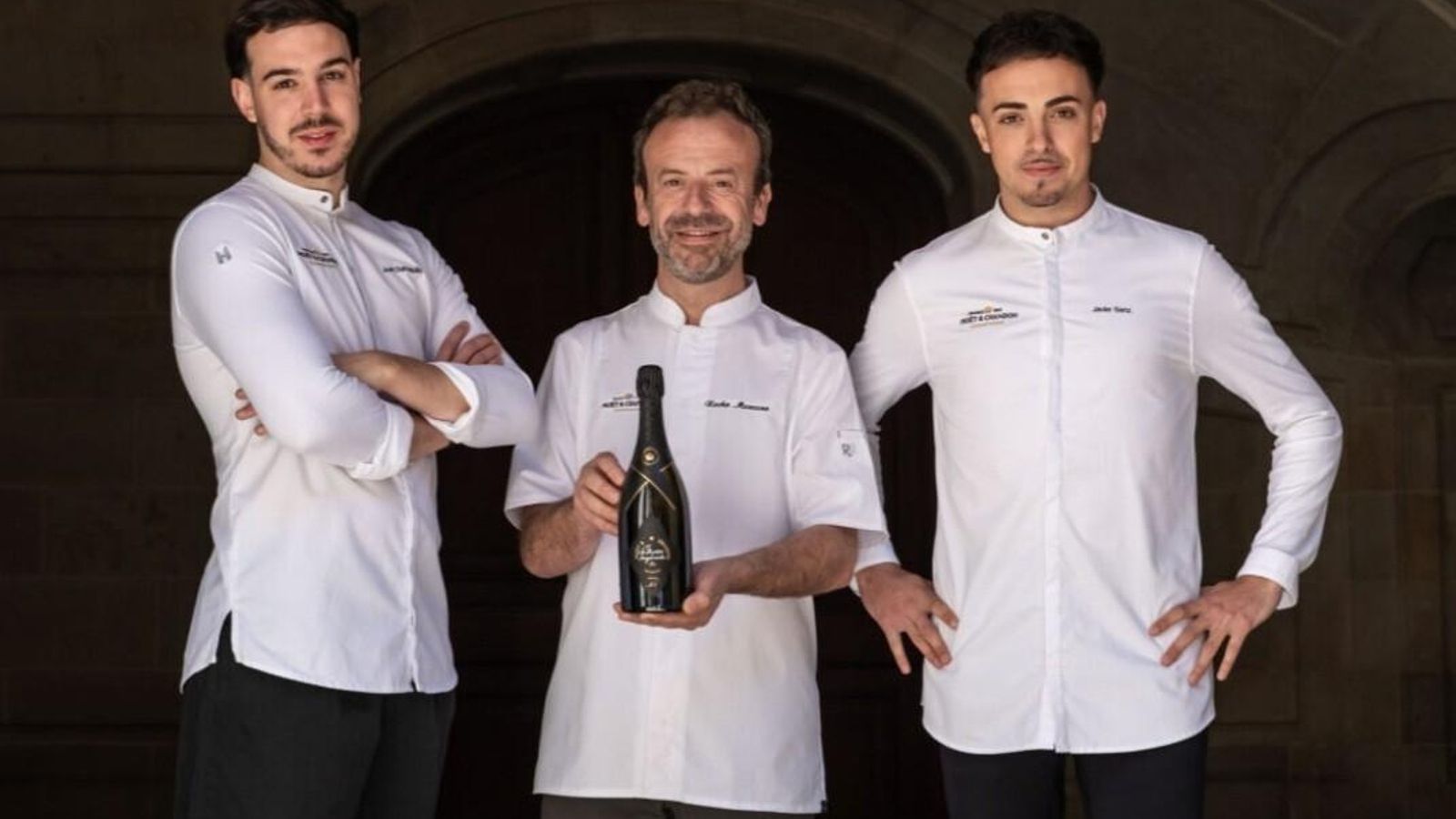 El chef Nacho Manzano, Casa Marcial entre Juan Sahuquillo y Javier Sanz, de OBA