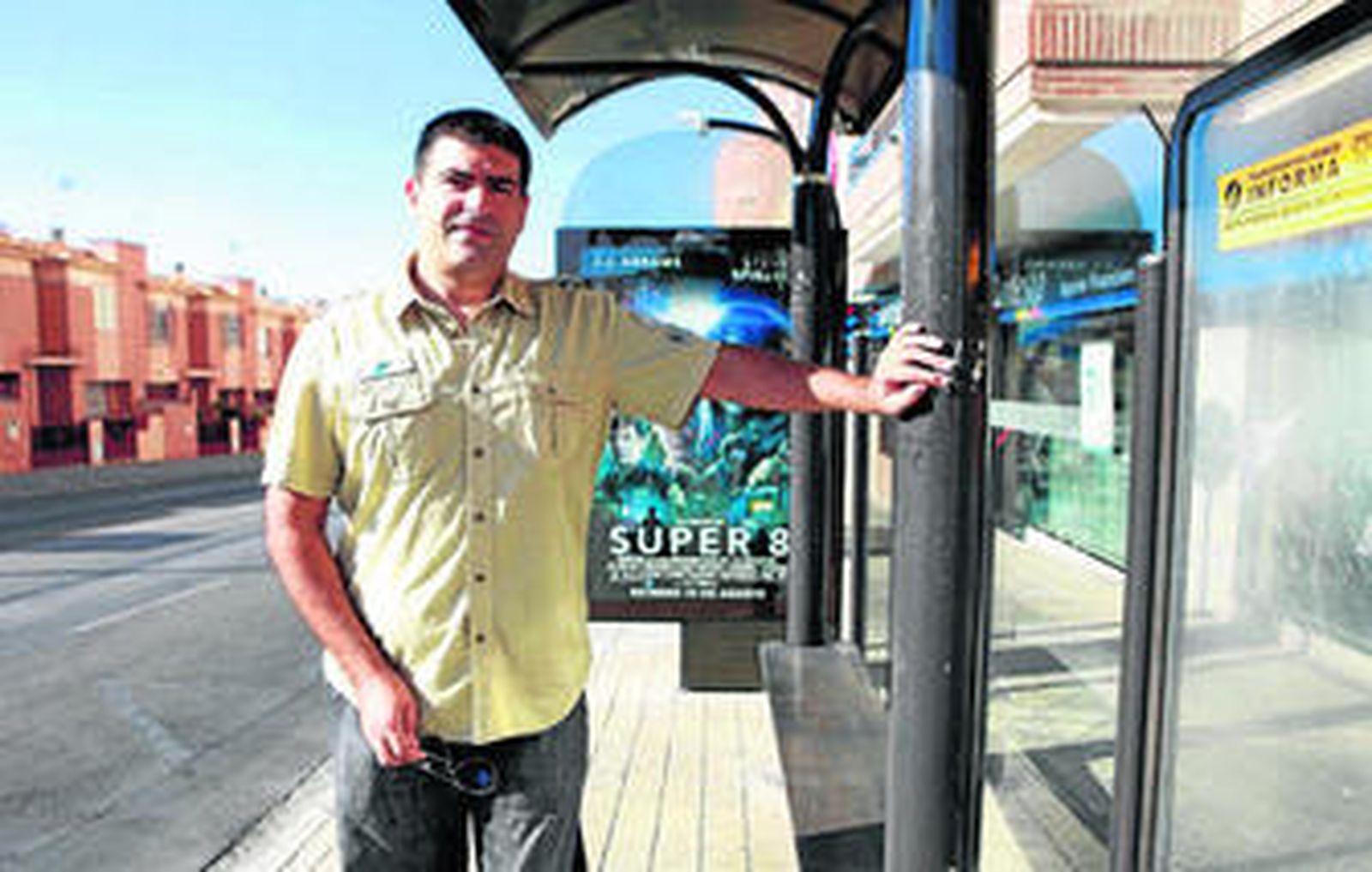 Roberto Romero gastó más de 7.500 euros en un prototipo similar a las pantallas que actualmente instala Rober en sus coches.