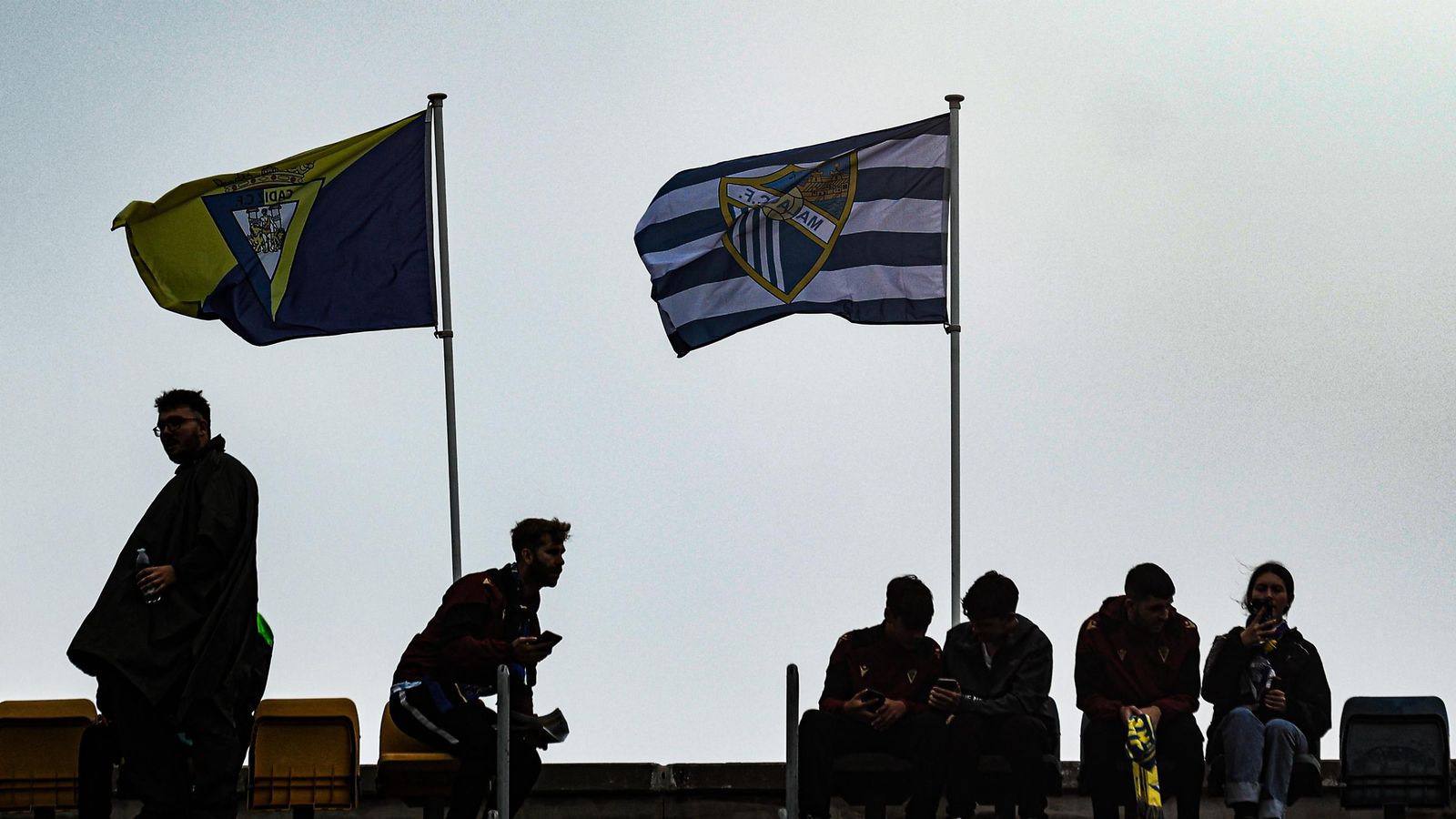 Búscate entre las imágenes del partido de futbol Cádiz CF - Málaga CF