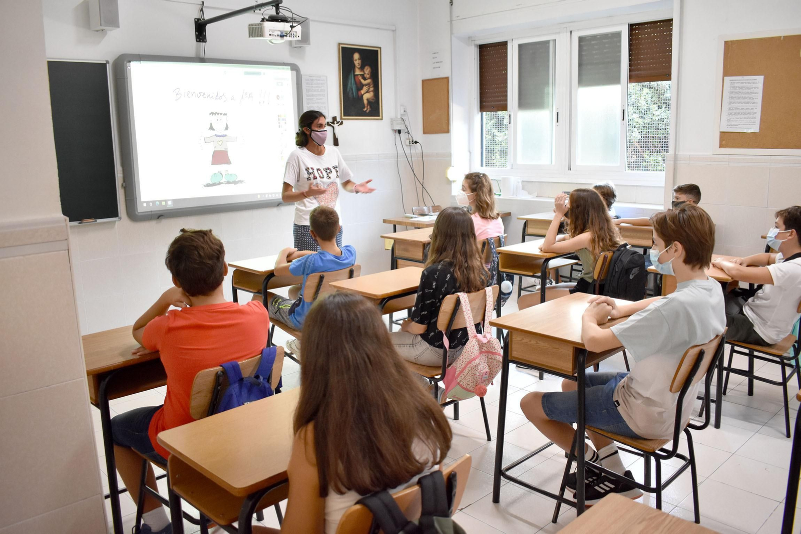 un grupo de alumnos al inicio del curso lectivo en un centro almeriense.