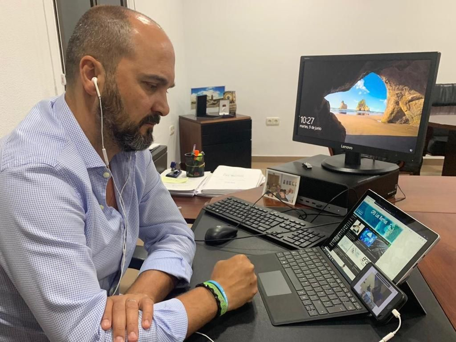 Miguel Alconchel, alcalde de Los Barrios, asiste al comité director de la OPE 2020