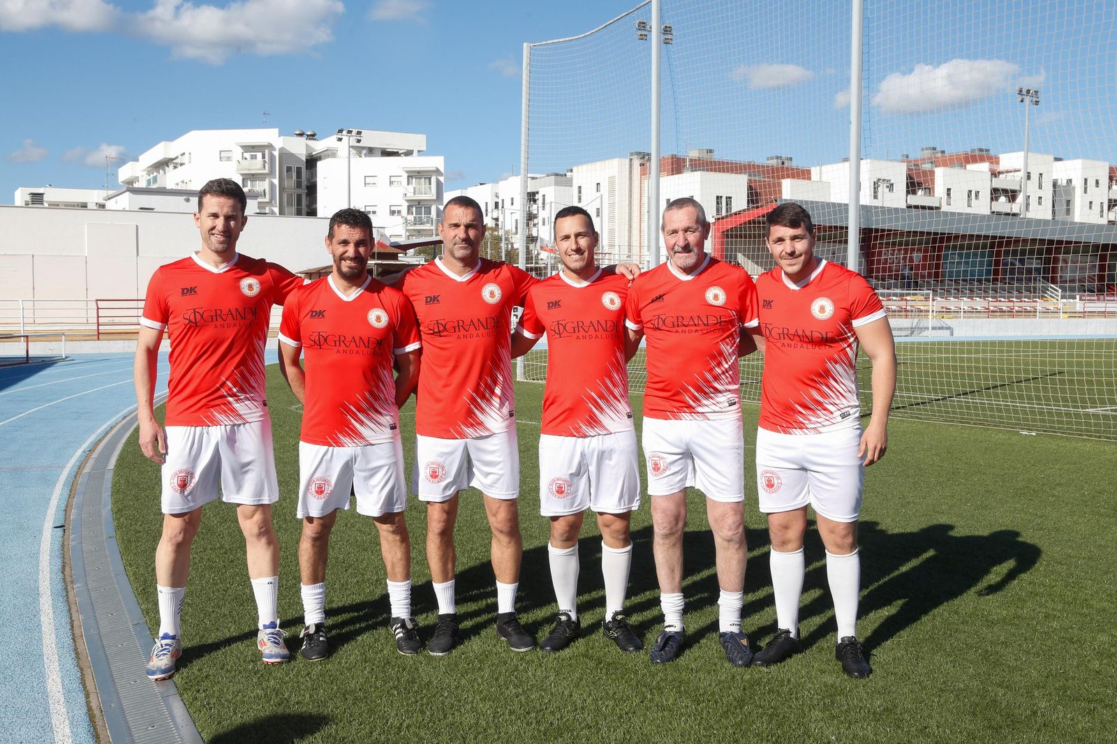 Las fotos del homenaje al exfutbolista sanroqueño Armando Hernández