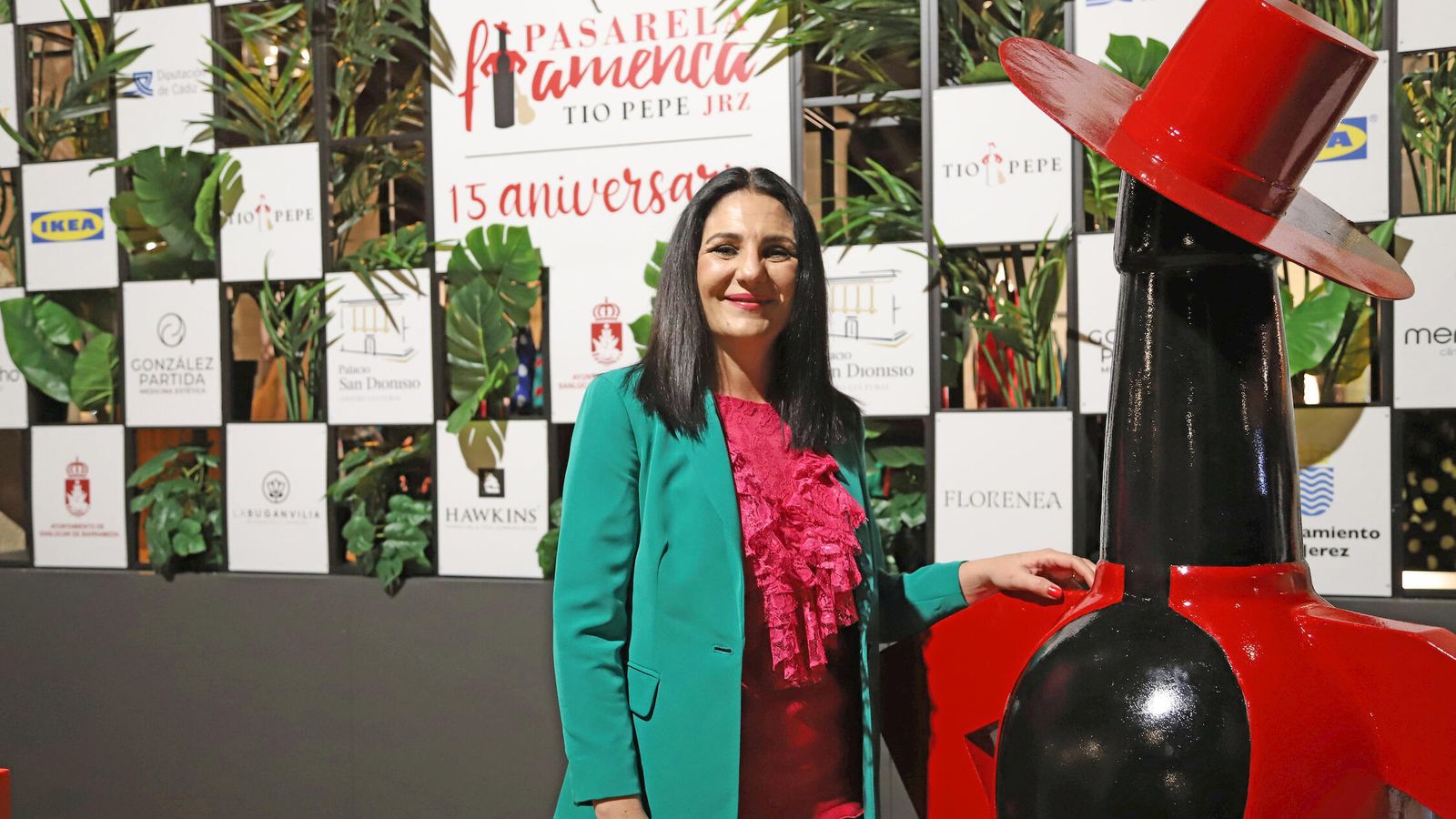 La jerezana Amparo Macía celebra sus bodas de plata como diseñadora