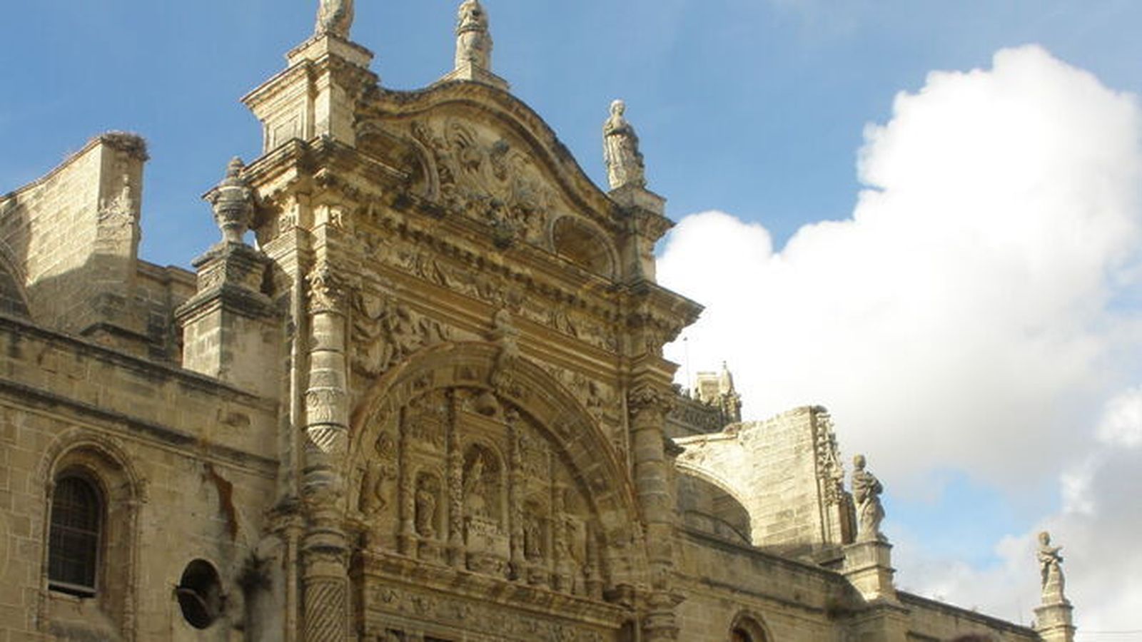En la Iglesia Mayor Prioral se celebra esta madrugada del lunes la Vigilia de La Asunción