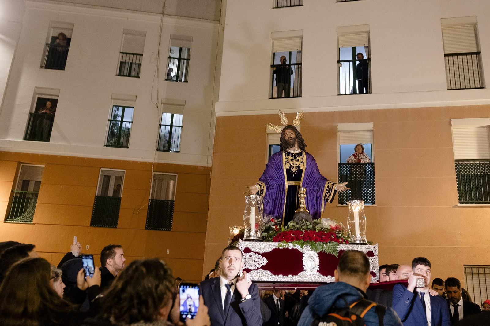 Las imágenes del traslado de la cofradía del Huerto a la iglesia de Santa Catalina