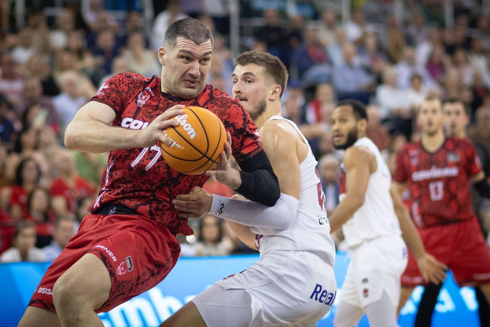 Ataque del Covirán Granada en un partido anterior en el Palacio
