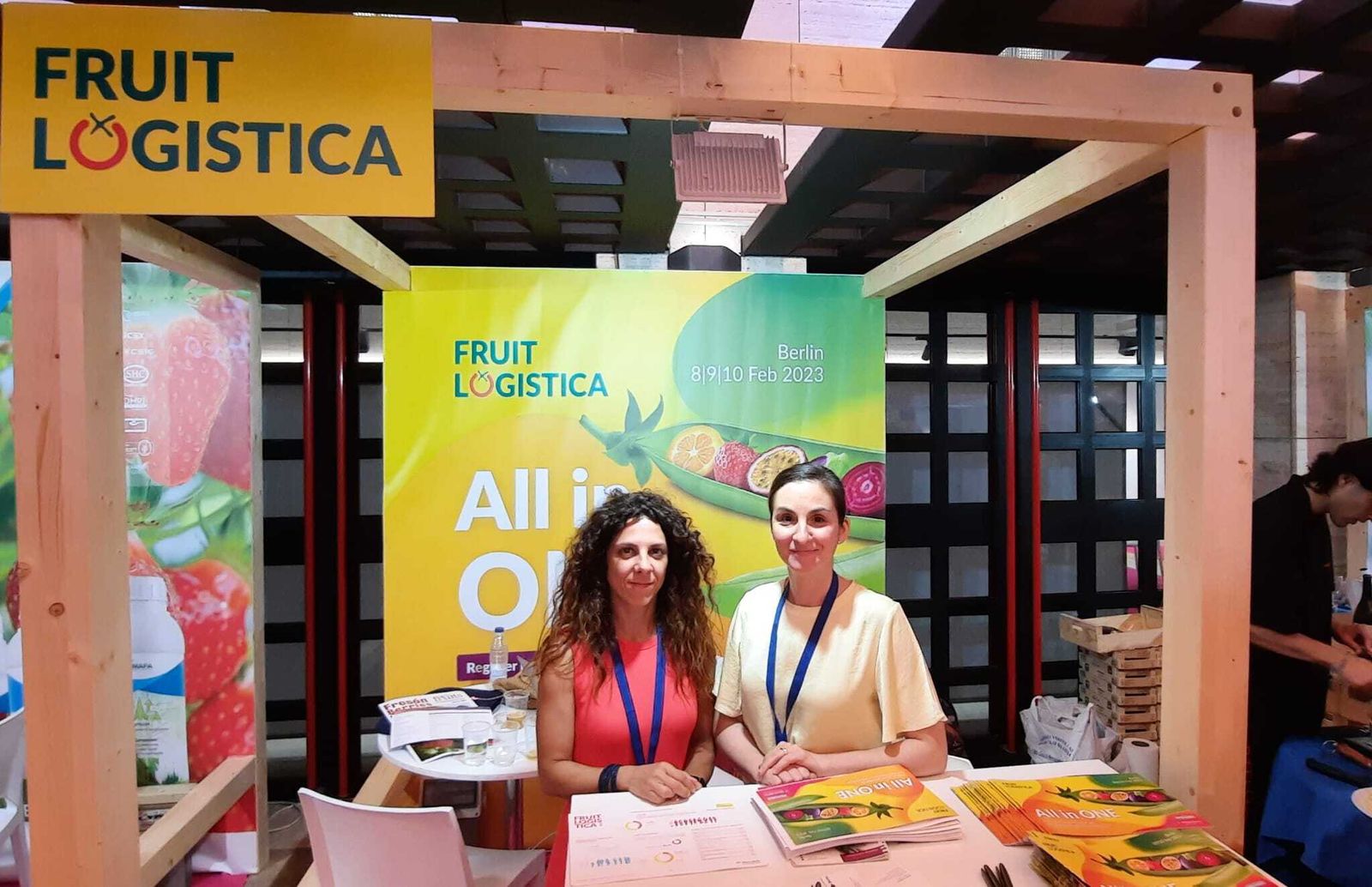 Más de medio centenar de empresas participan en el Congreso de Frutos Rojos