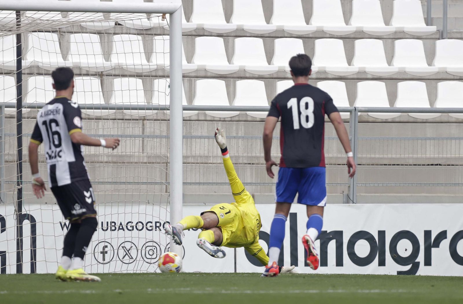 Las mejores fotos del Balona - Atlético Onubense de Tercera Federación