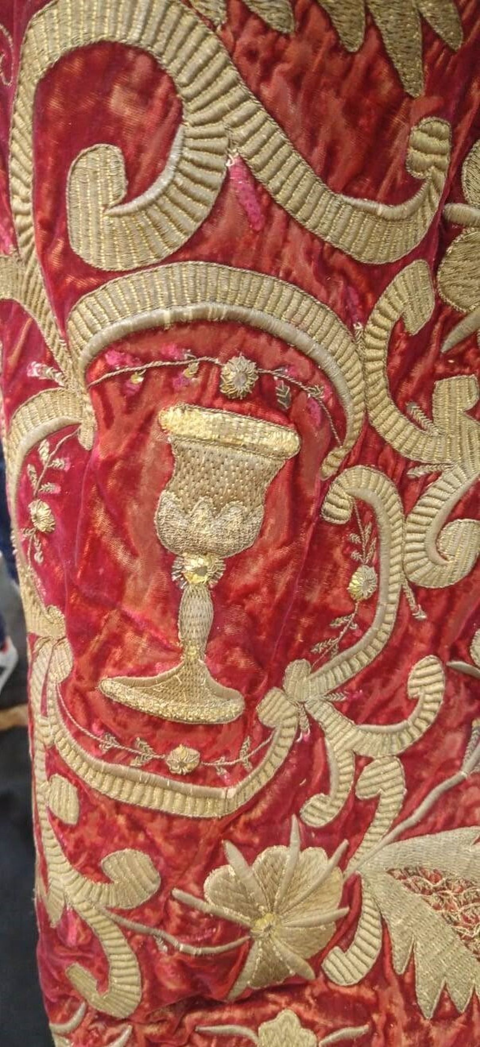 Detalle de la túnica.