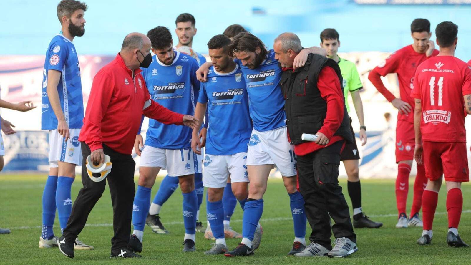 Migue García tuvo que abandonar el partido lesionado.