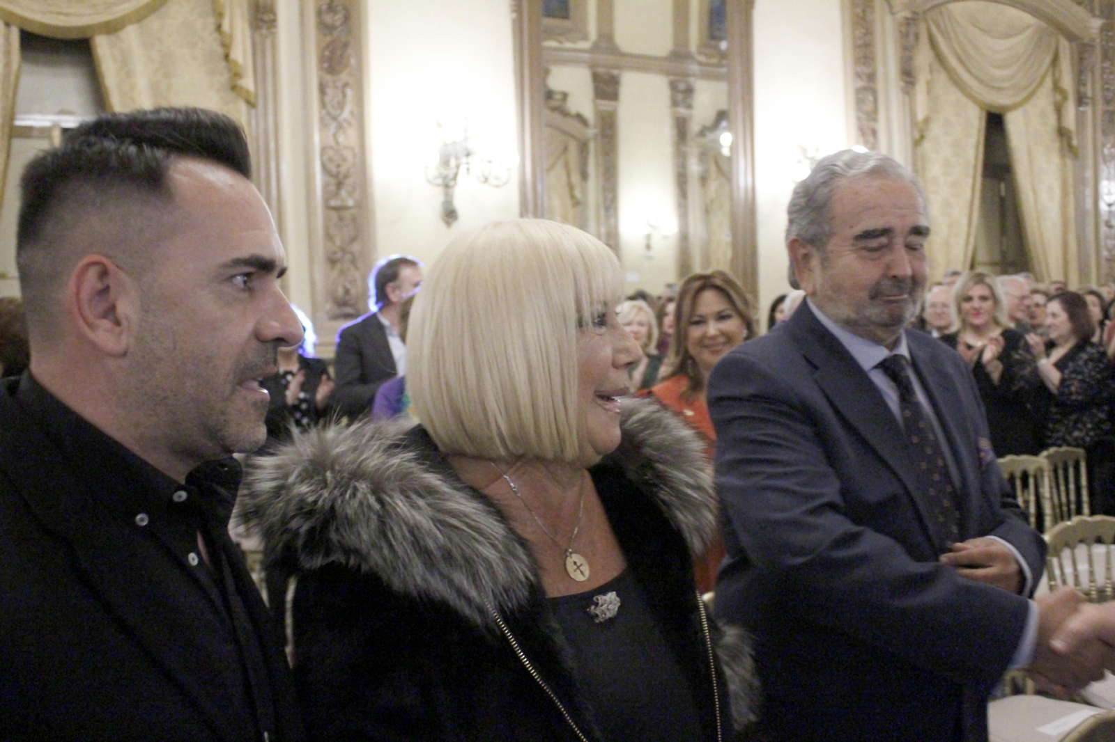 Fotografías del homenaje a María Luisa Cobos por la AECC