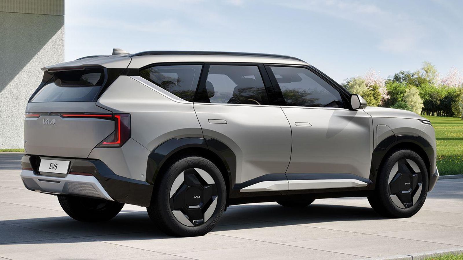 El EV5 estaría a la venta a la vuelta del verano, probablemente, ya iniciado el otoño. Inicialmente dispondrá de un único nivel de potencia y dos acabados. El EV5 estaría a la venta a la vuelta del verano, probablemente, ya iniciado el otoño. Inicialmente dispondrá de un único nivel de potencia y dos acabados.