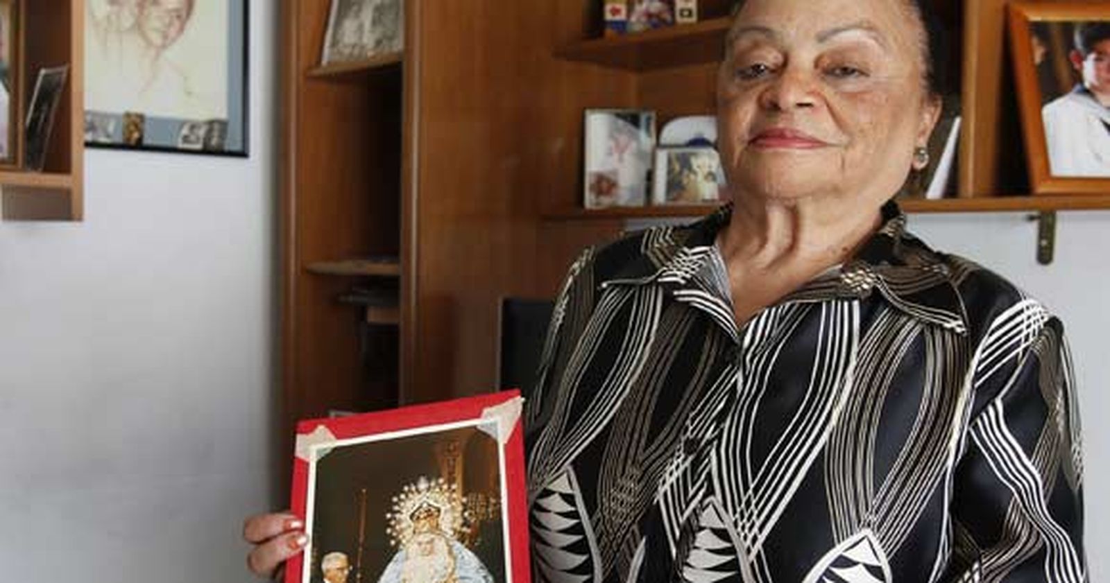 "...Píntame angelitos negros"