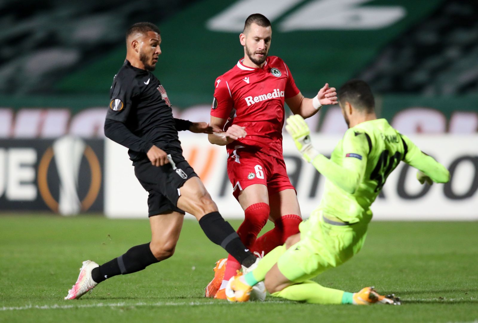Luis Suárez marcó el segundo gol del Granada ante el Omonia.