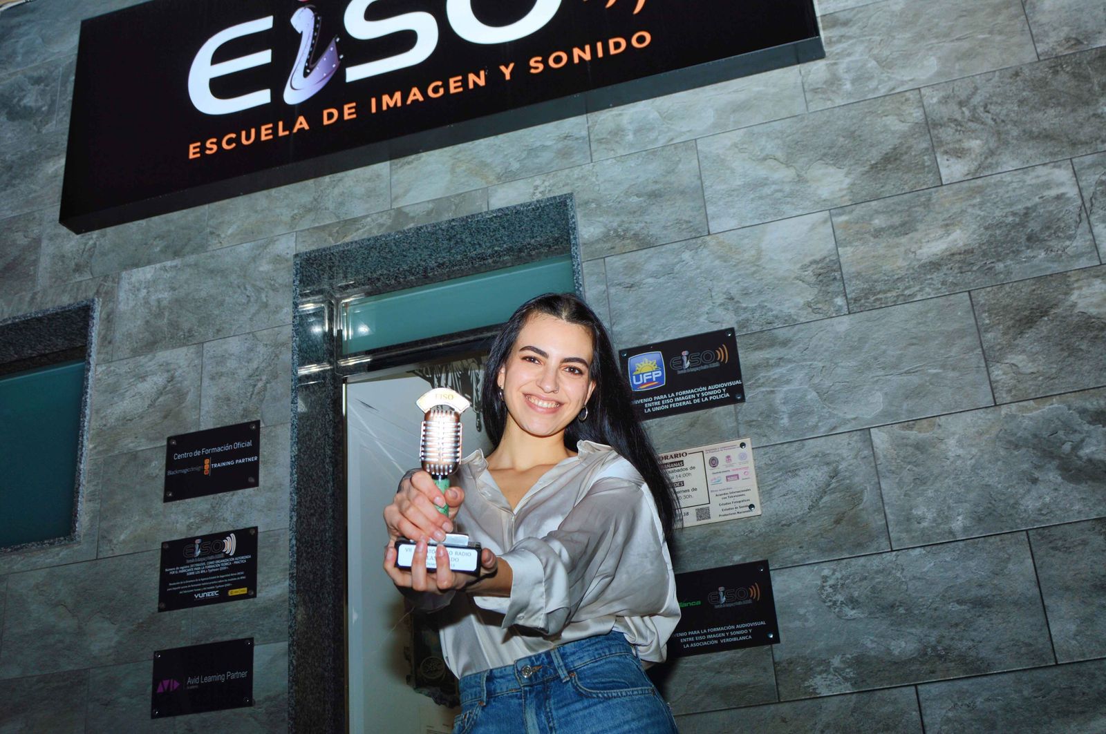 Ynés Abad ganadora de la XV Maratón de Radio de la Escuela de Imagen y Sonido.