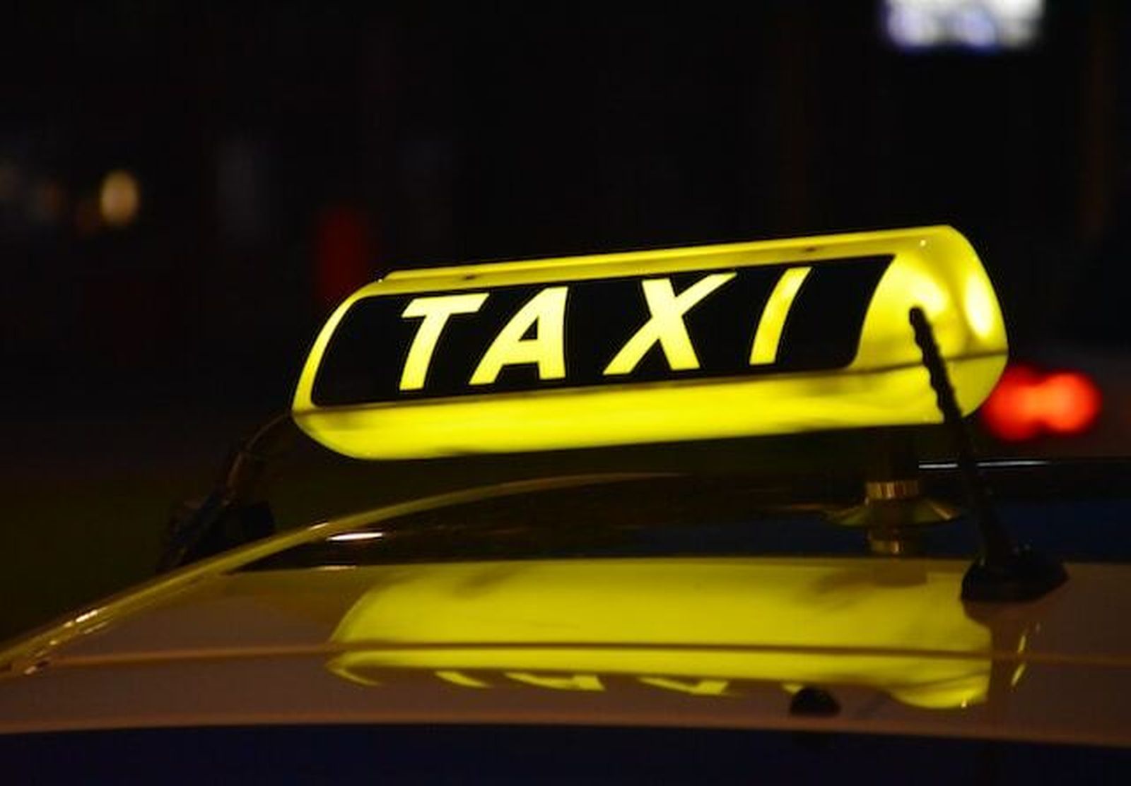 Reserva Tu Taxi en Malaga desde Tu Teléfono ¡Adiós a las Colas!
