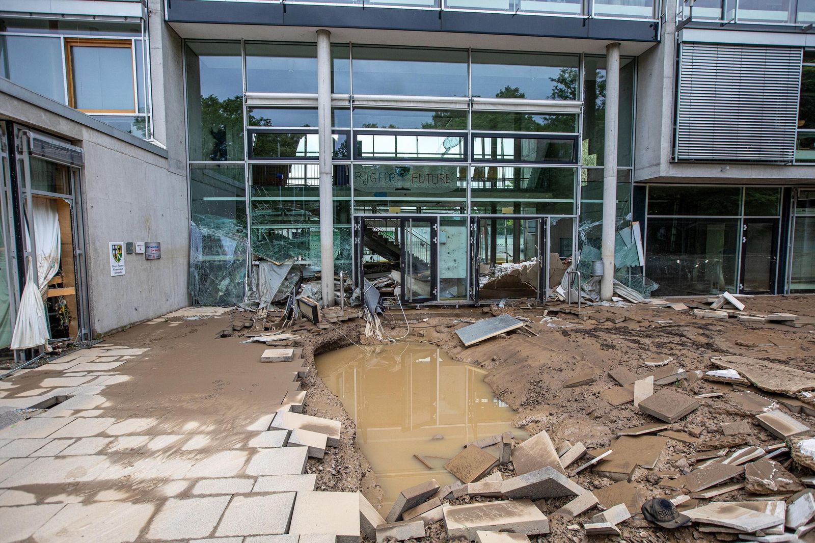 Una escuela dañada por las inundaciones en la localidad alemana de Bad Neuenahr