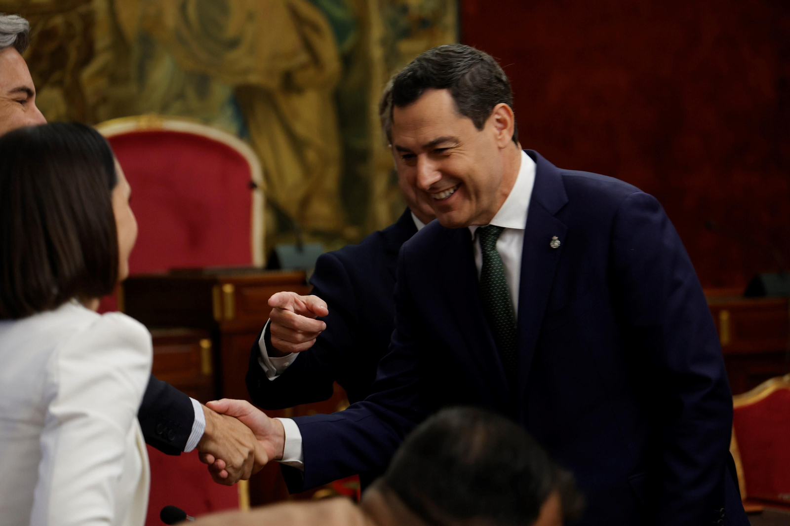 La visita de Juanma Moreno a la Diputación de Córdoba, en imágenes