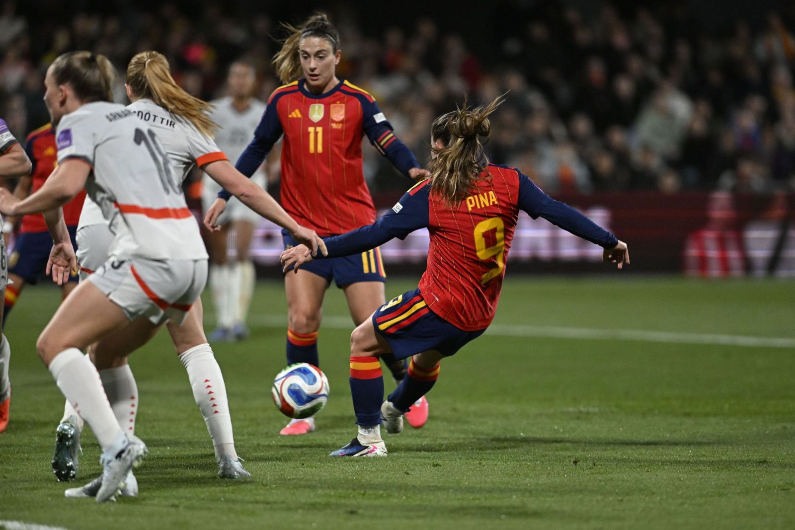 Las fotos del España-Islandia de fútbol femenino