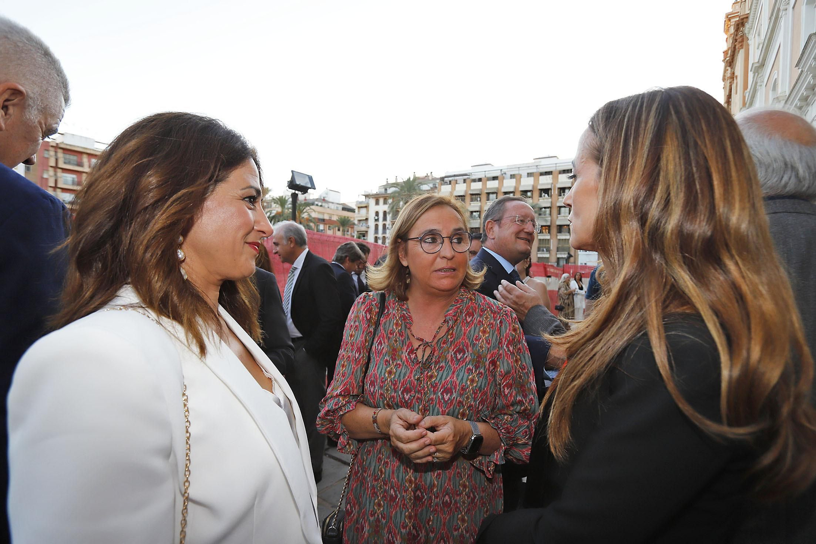 Imágenes de la recepción a los invitados a la gala de los Onubenses del Año