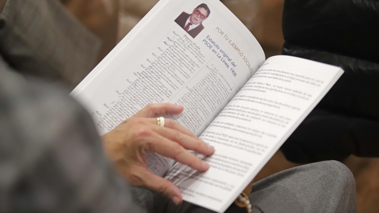 Fotos de la presentación del libro 'Vivencias y recuerdos de Guillermo León Barba' en La Línea