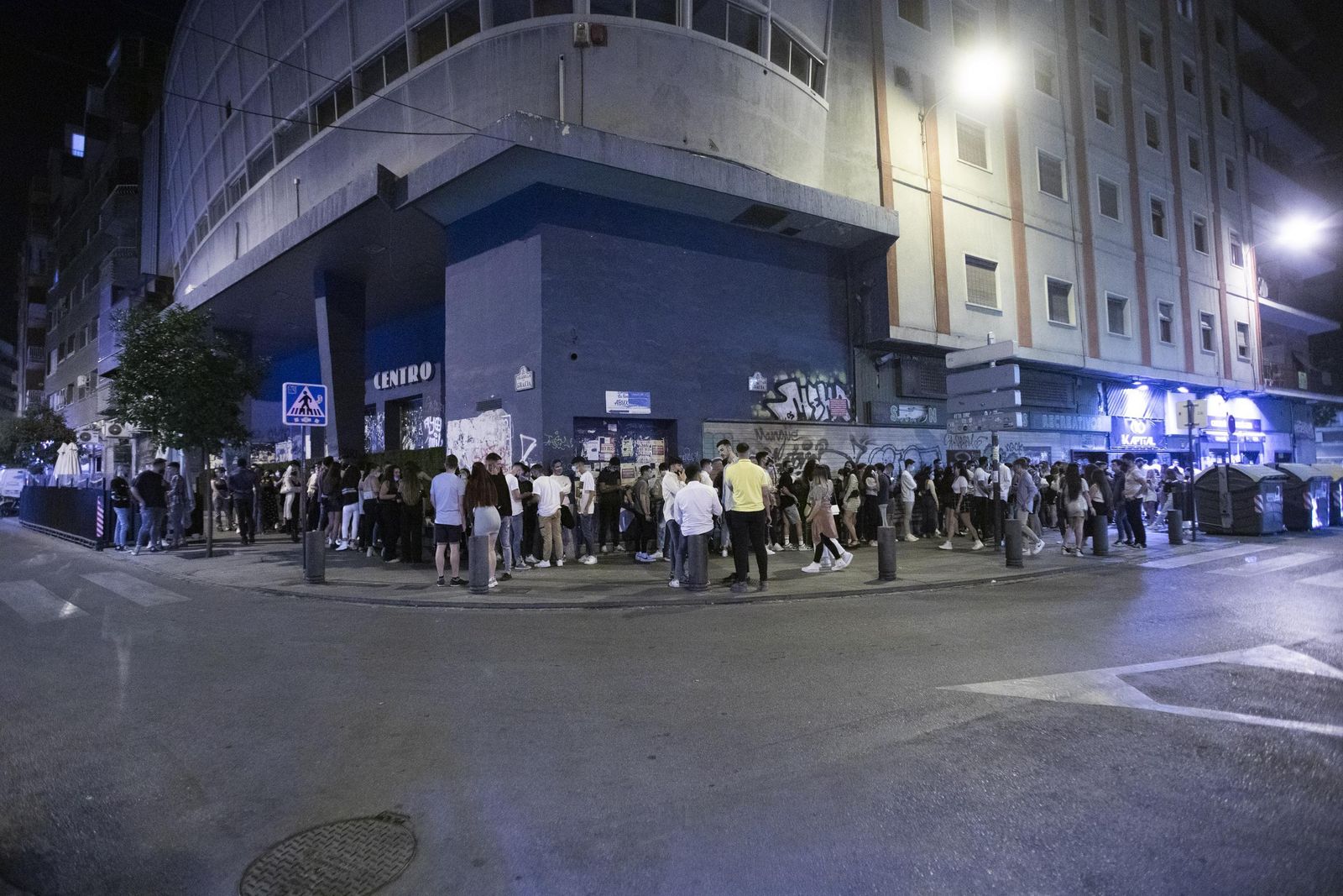 Fotos: así fue la primera noche de Granada en la nueva normalidad