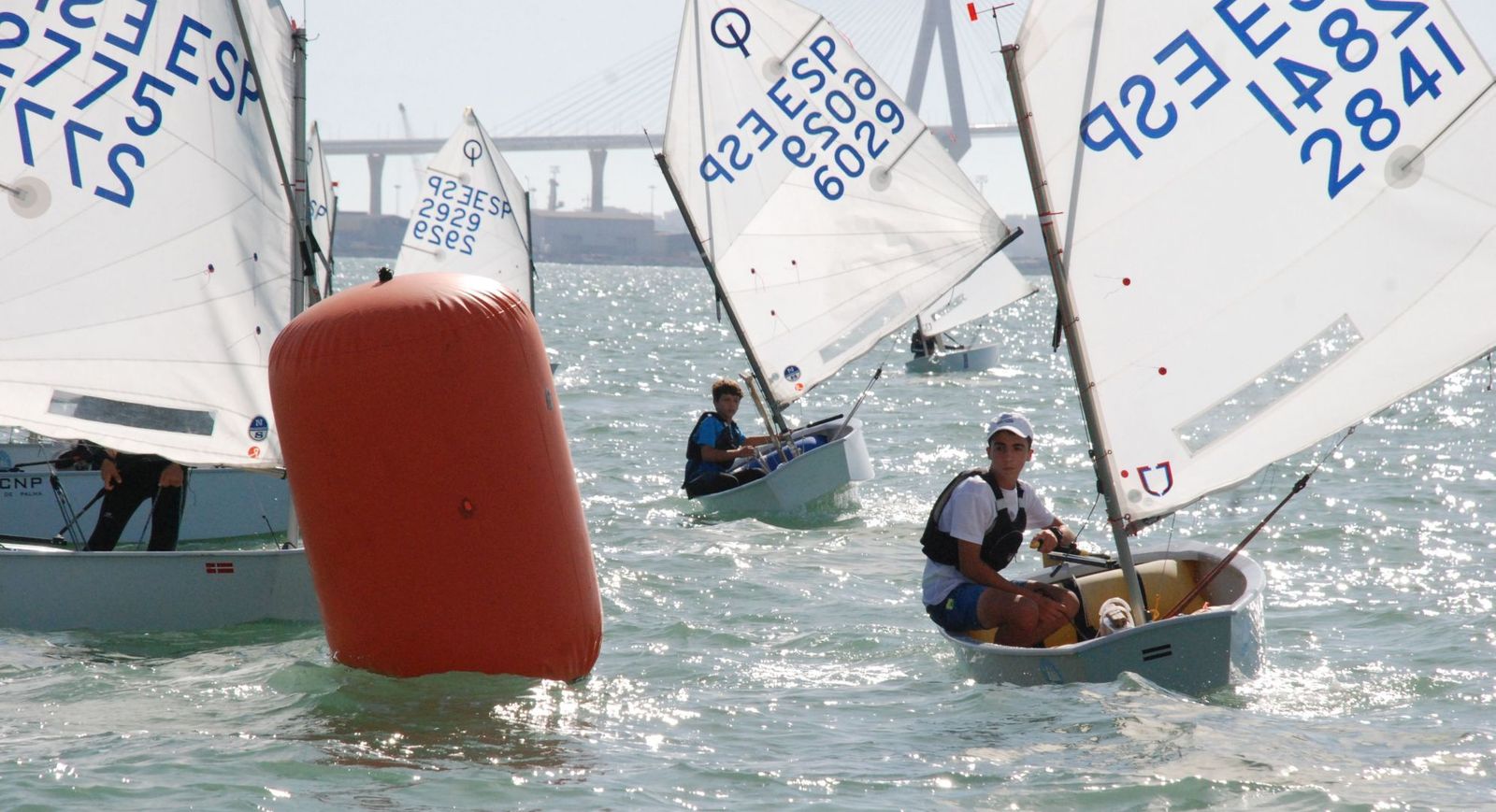 Imágenes de la primera jornada del III Trofeo de la Hispanidad de vela