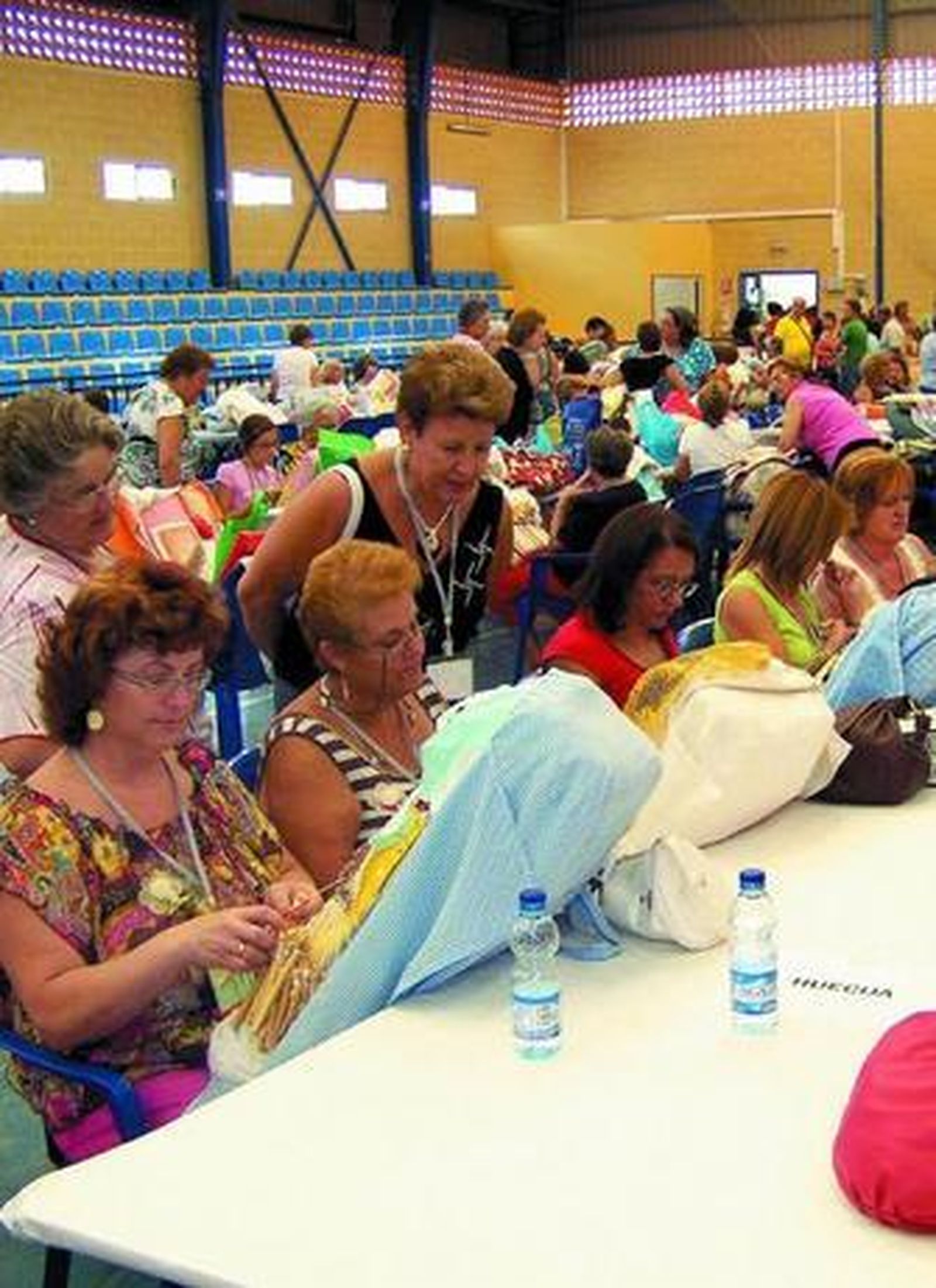 El pueblo de Salmerón rescata la tradición del encaje de bolillo
