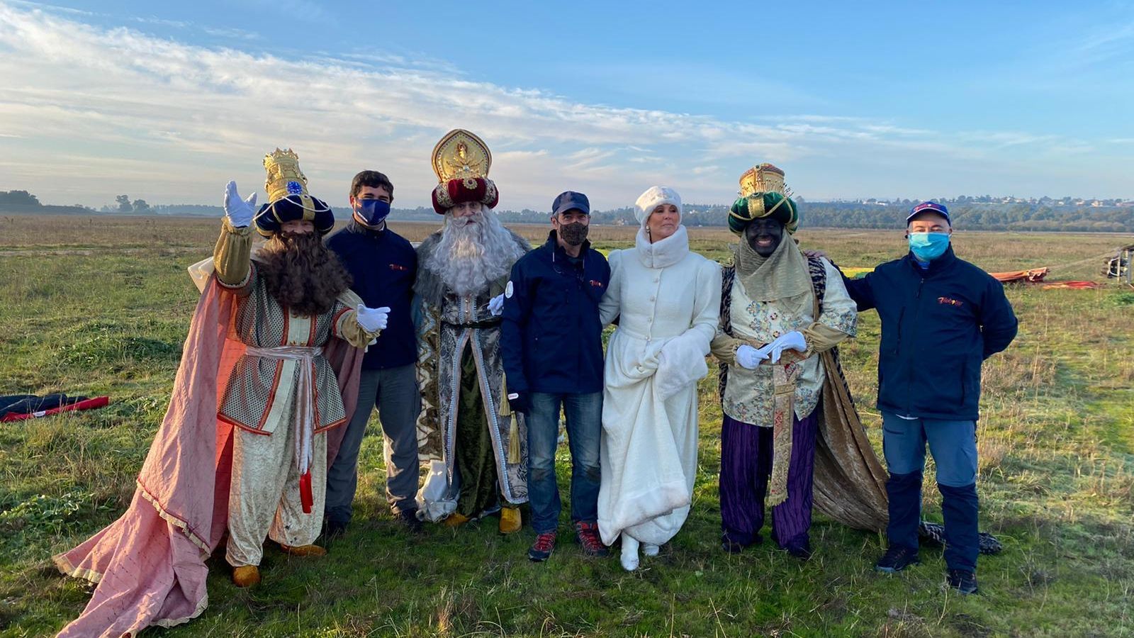 Los Reyes Magos y la Estrella de la Ilusión, listos para volar sobre Sevilla.