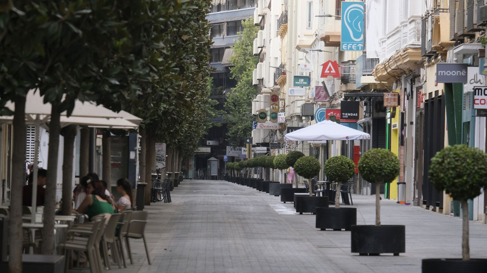 La calle Cruz Conde de Córdoba durante este domingo.