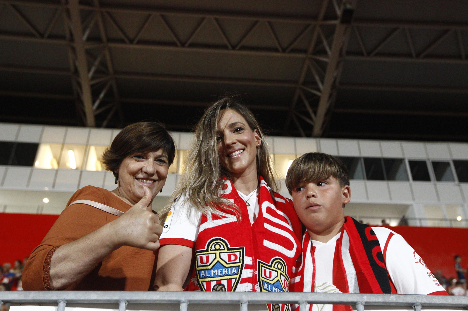Las imágenes de la fiesta del ascenso de la U.D. Almería en el Estadio Mediterráneo.