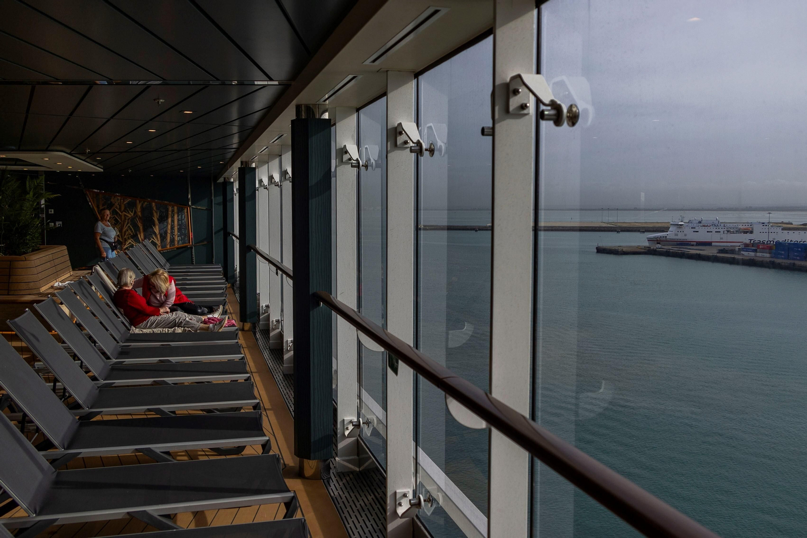 Imágenes de la visita del crucero MSC Euribia al puerto de Cádiz