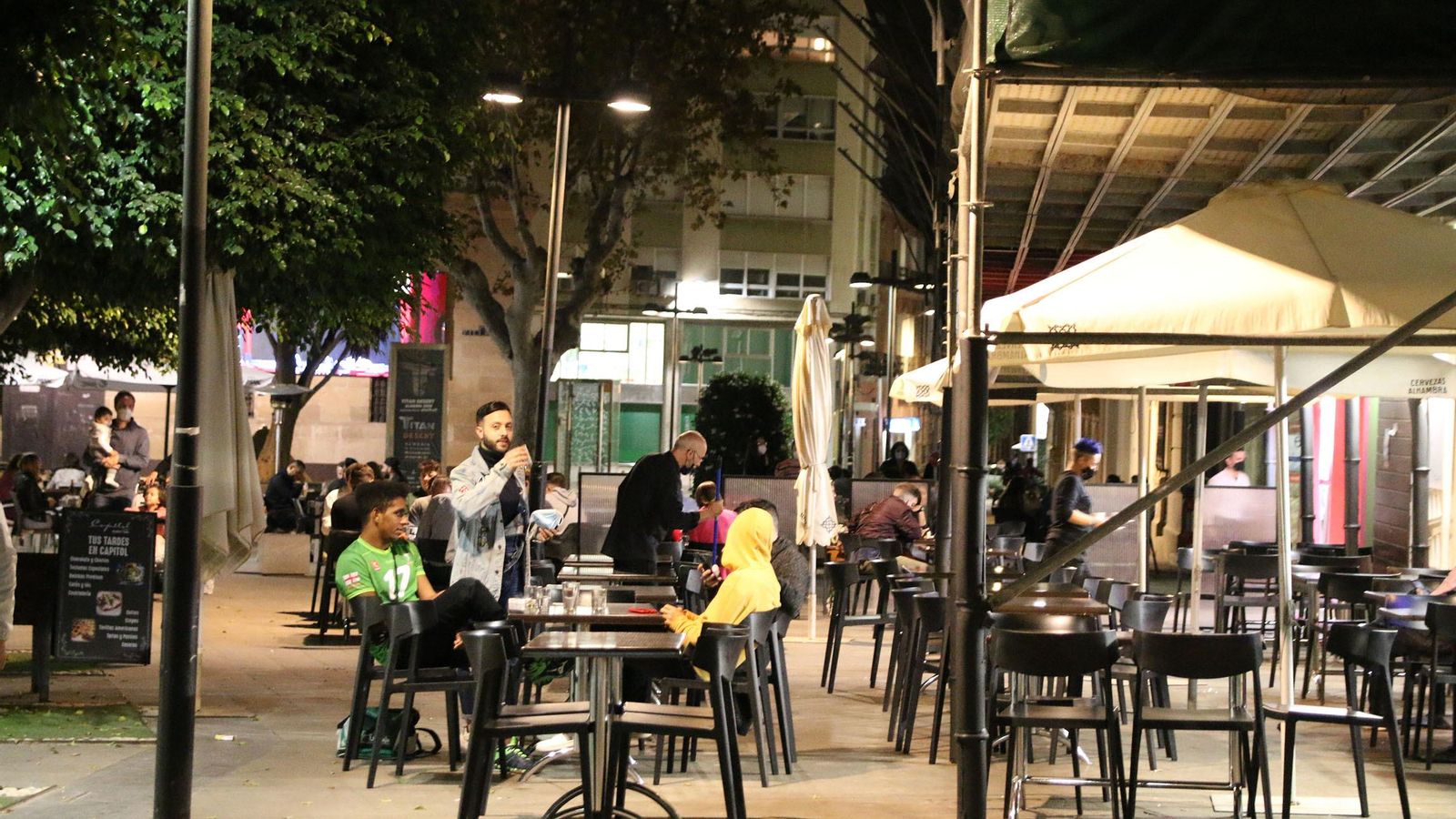 La hostelería volverá a abrir por las noches a partir del próximo viernes.