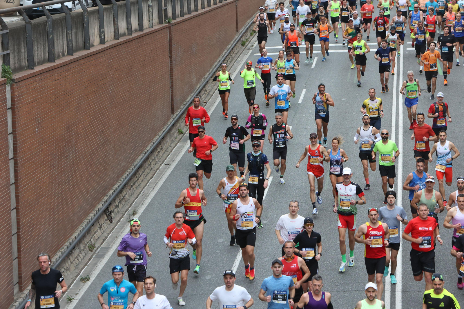 Búscate en la maratón de Sevilla 02