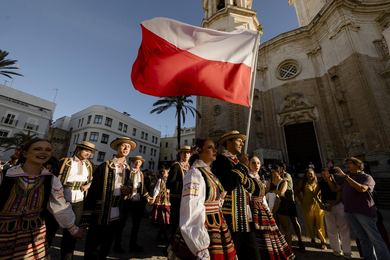 Las imágenes del desfile inaugural del XXX Festival de Folklore Ciudad de Cádiz