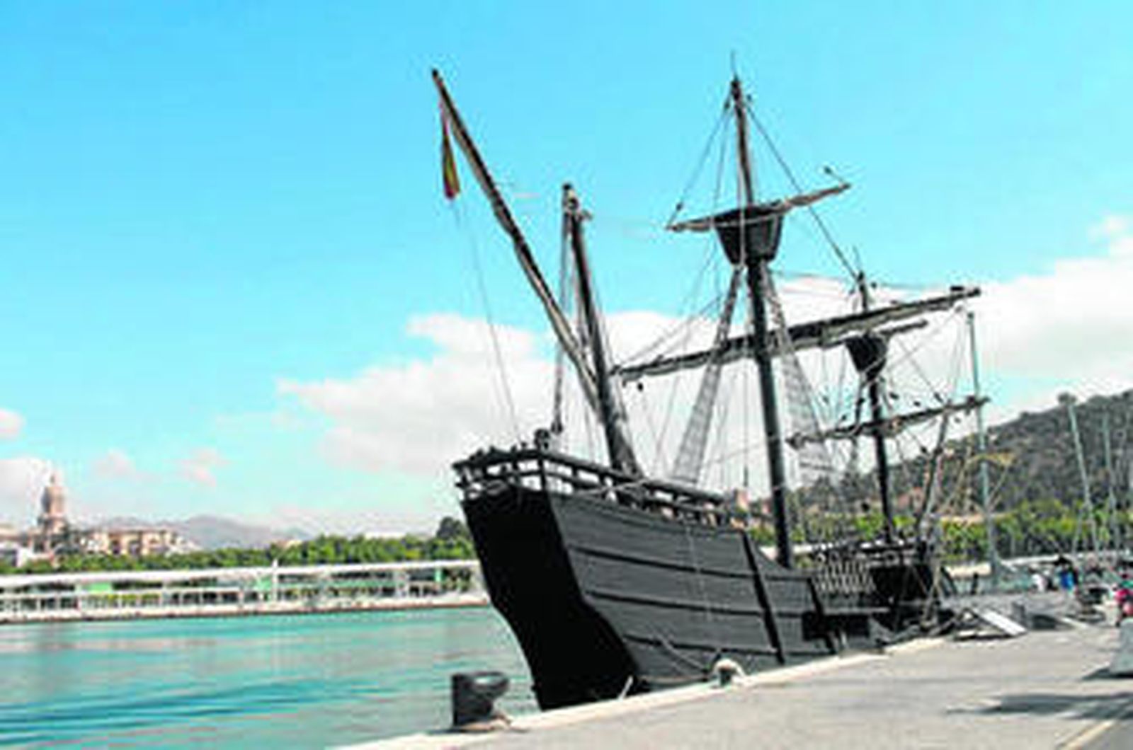 La nao 'Victoria', atracada en el puerto de Málaga.