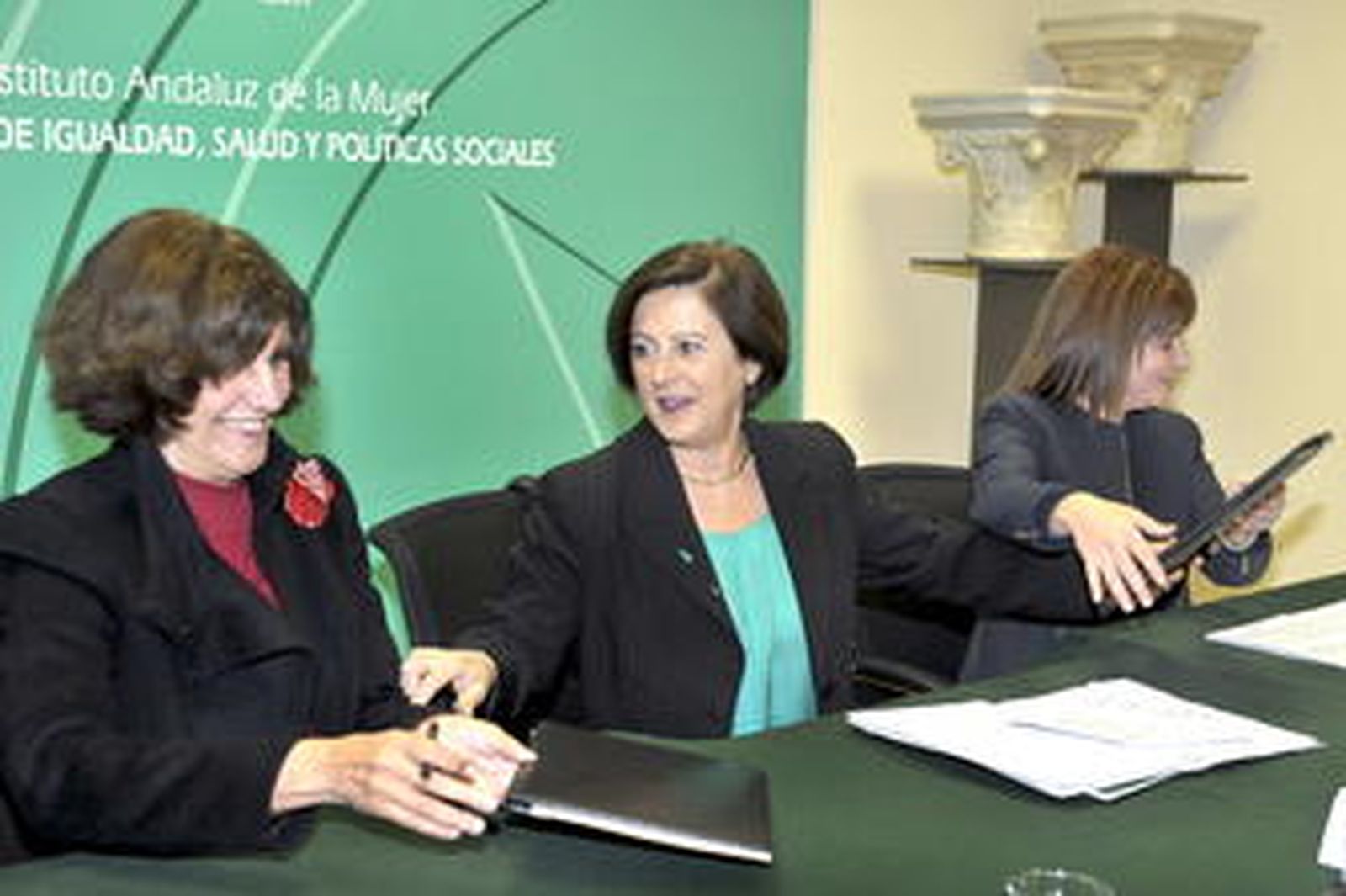El Consejo Audiovisual y el Instituto Andaluz de la Mujer fomentarán contenidos audiovisuales igualitarios