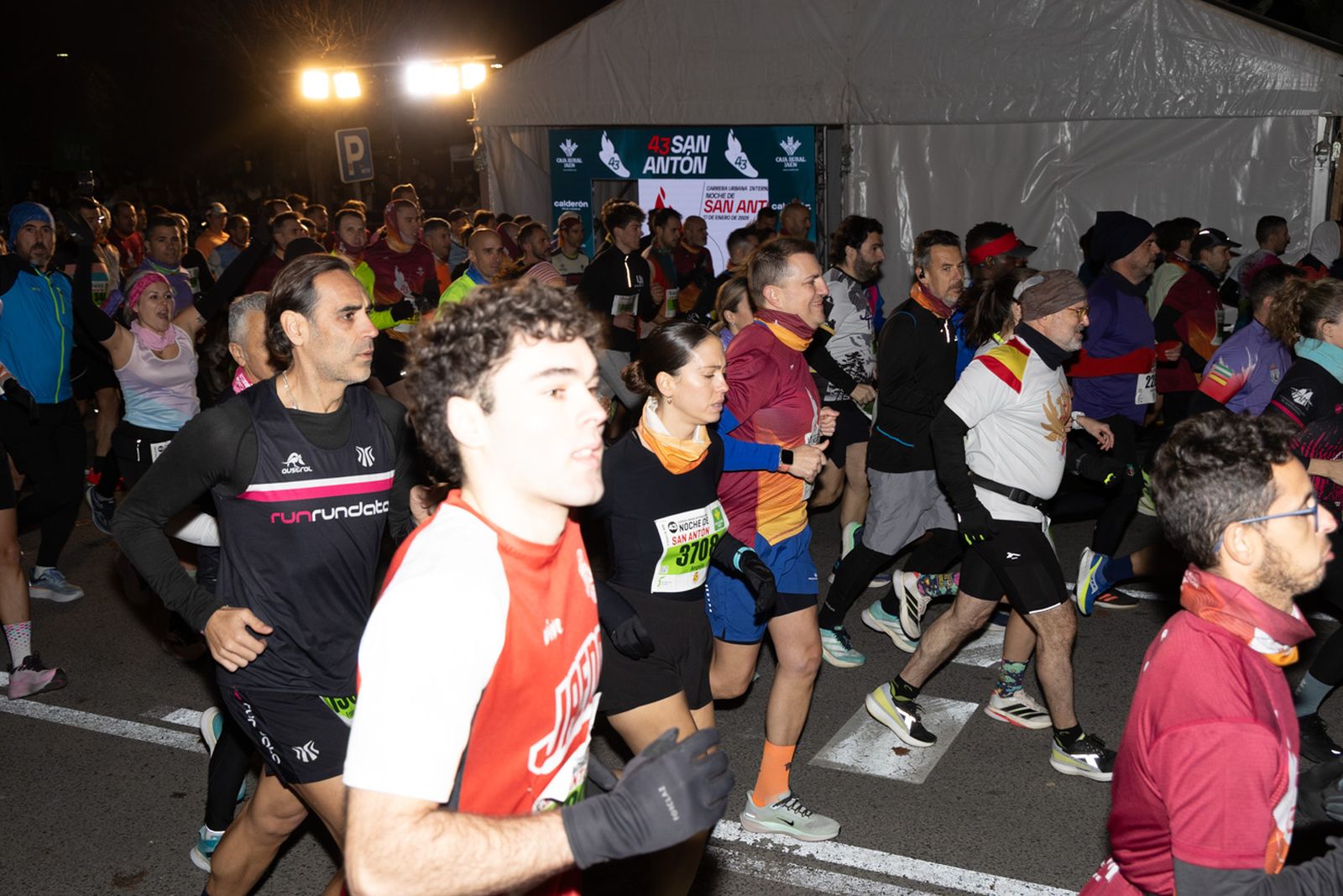 Encuéntrate en la salida de la Carrera de San Antón 2026 (1), en imágenes