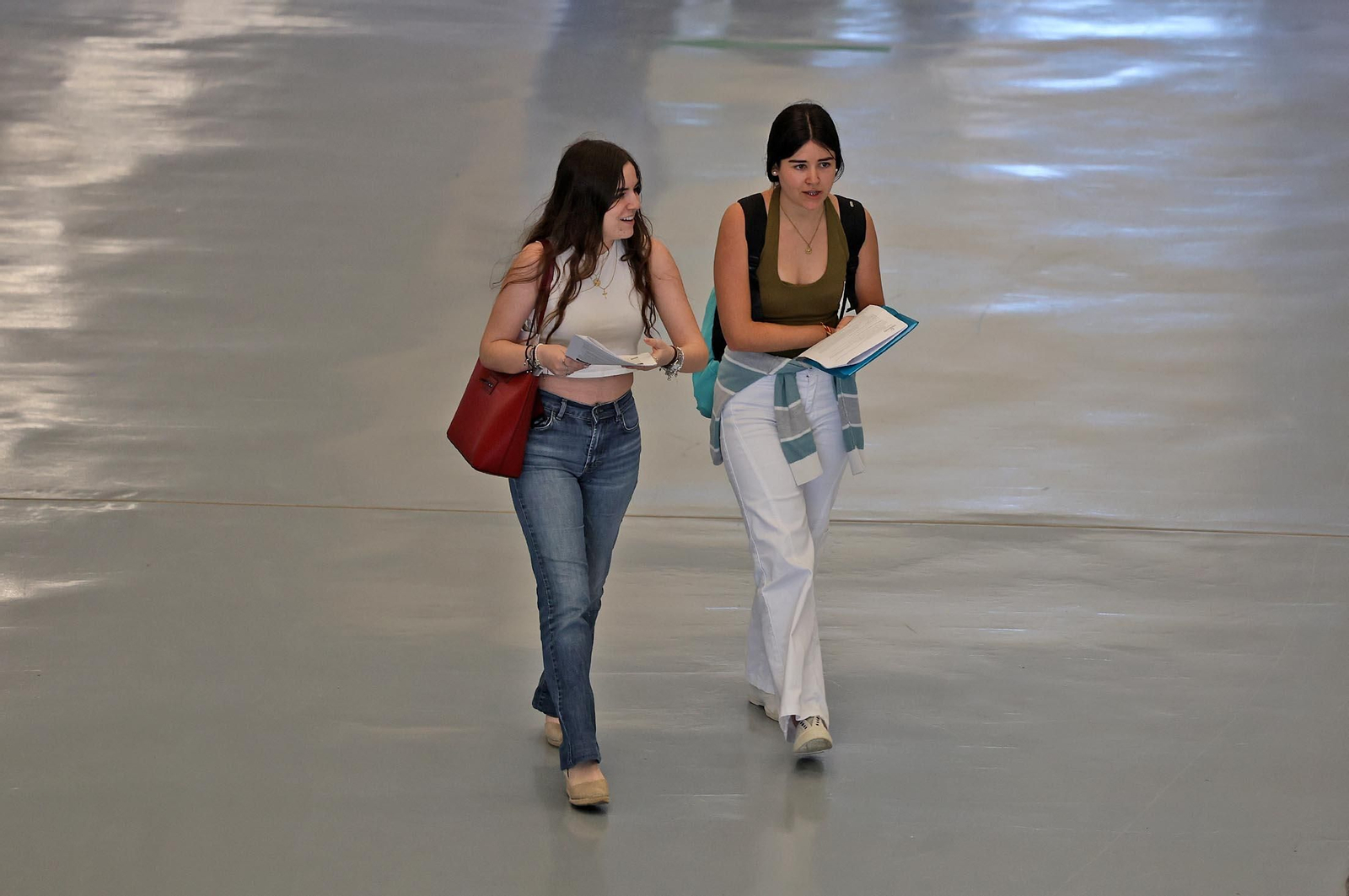 Imágenes del inicio de la Prueba de Acceso a la Universidad (PAU) en Huelva