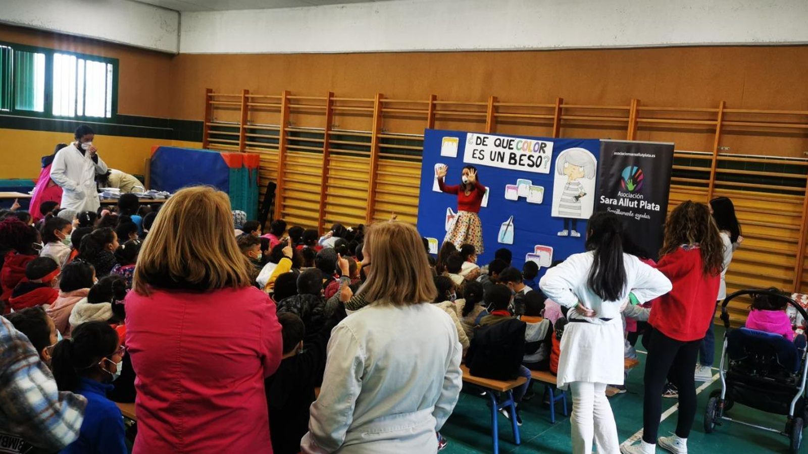 Cuentos para luchar contra el virus entre los niños de San Isidro