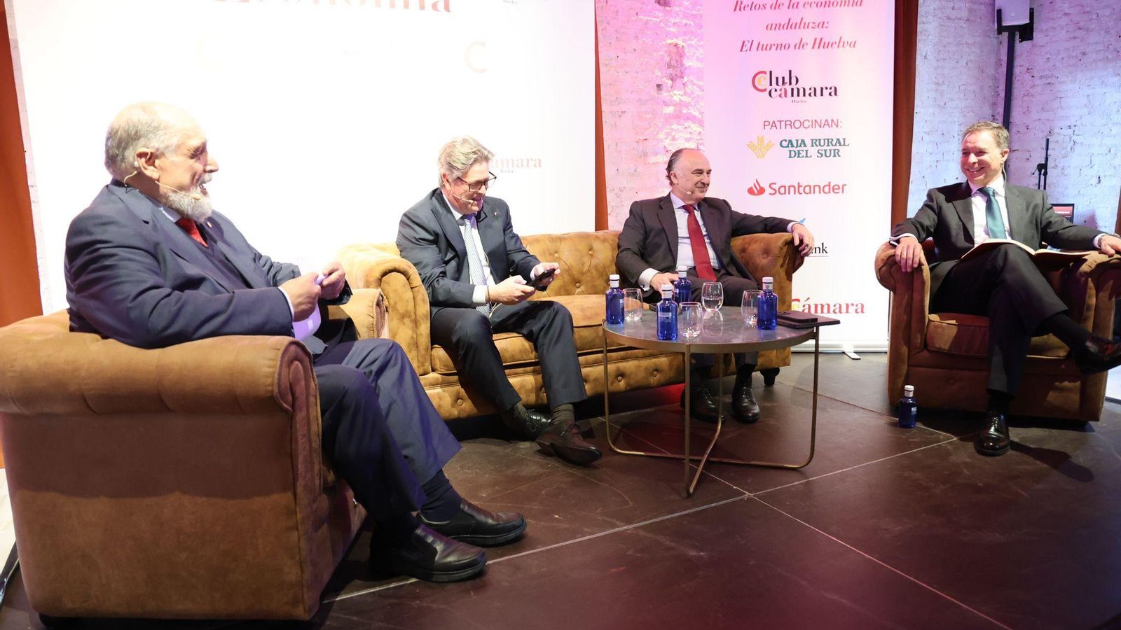 Mesa redonda. Mesa redonda.
