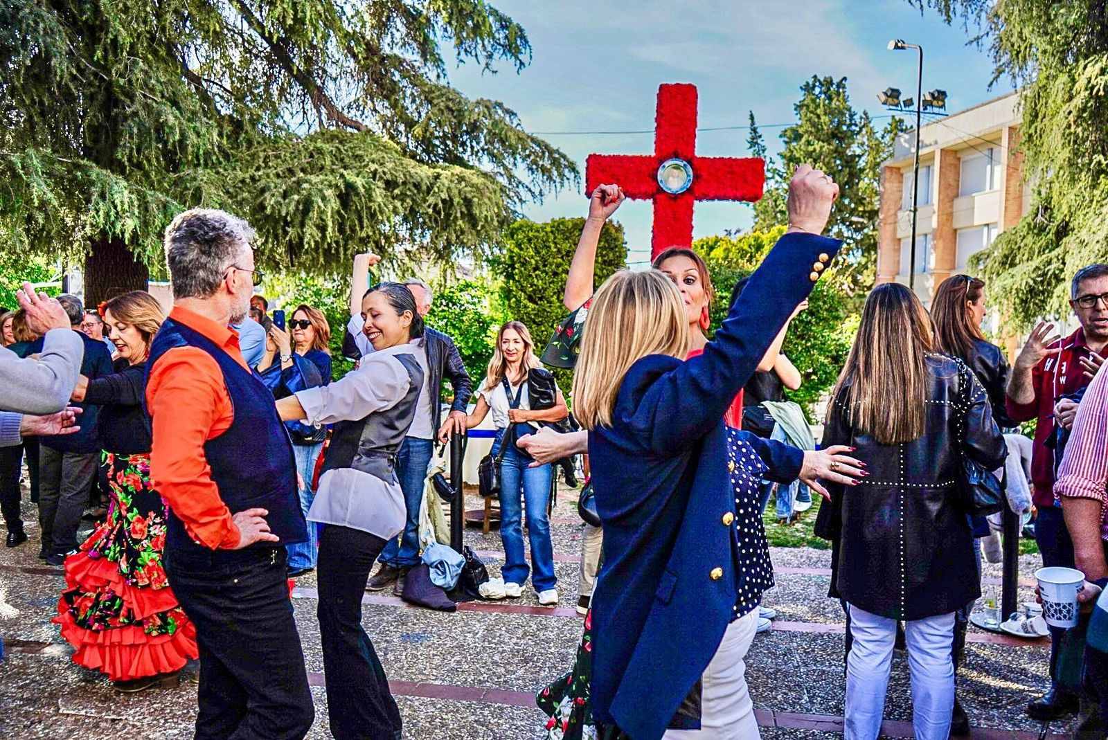 Los mejores momentos del primer día de Cruces en Granada en fotos